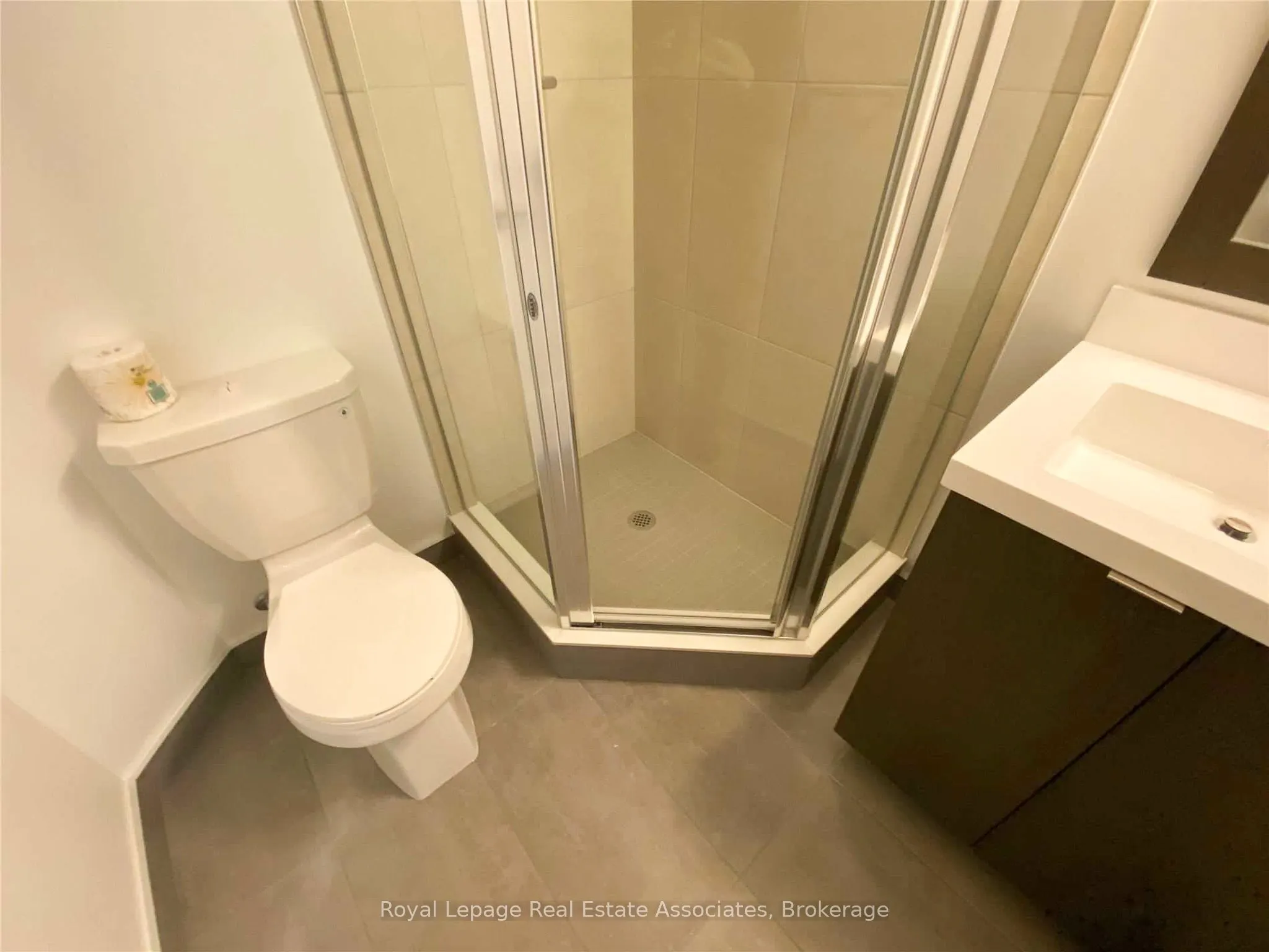 9 Mabelle Avenue, #1516