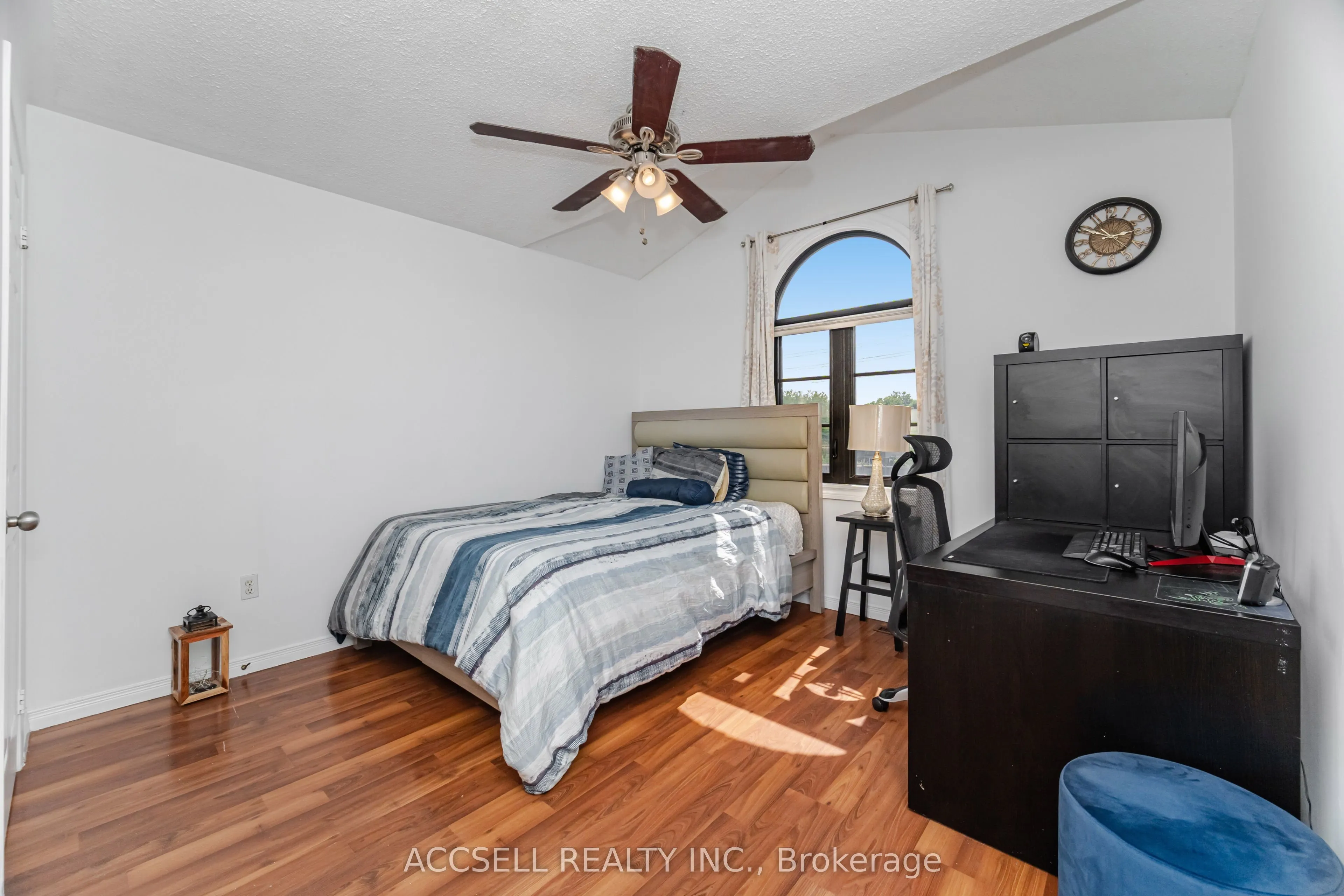 323 Pettigrew Trail