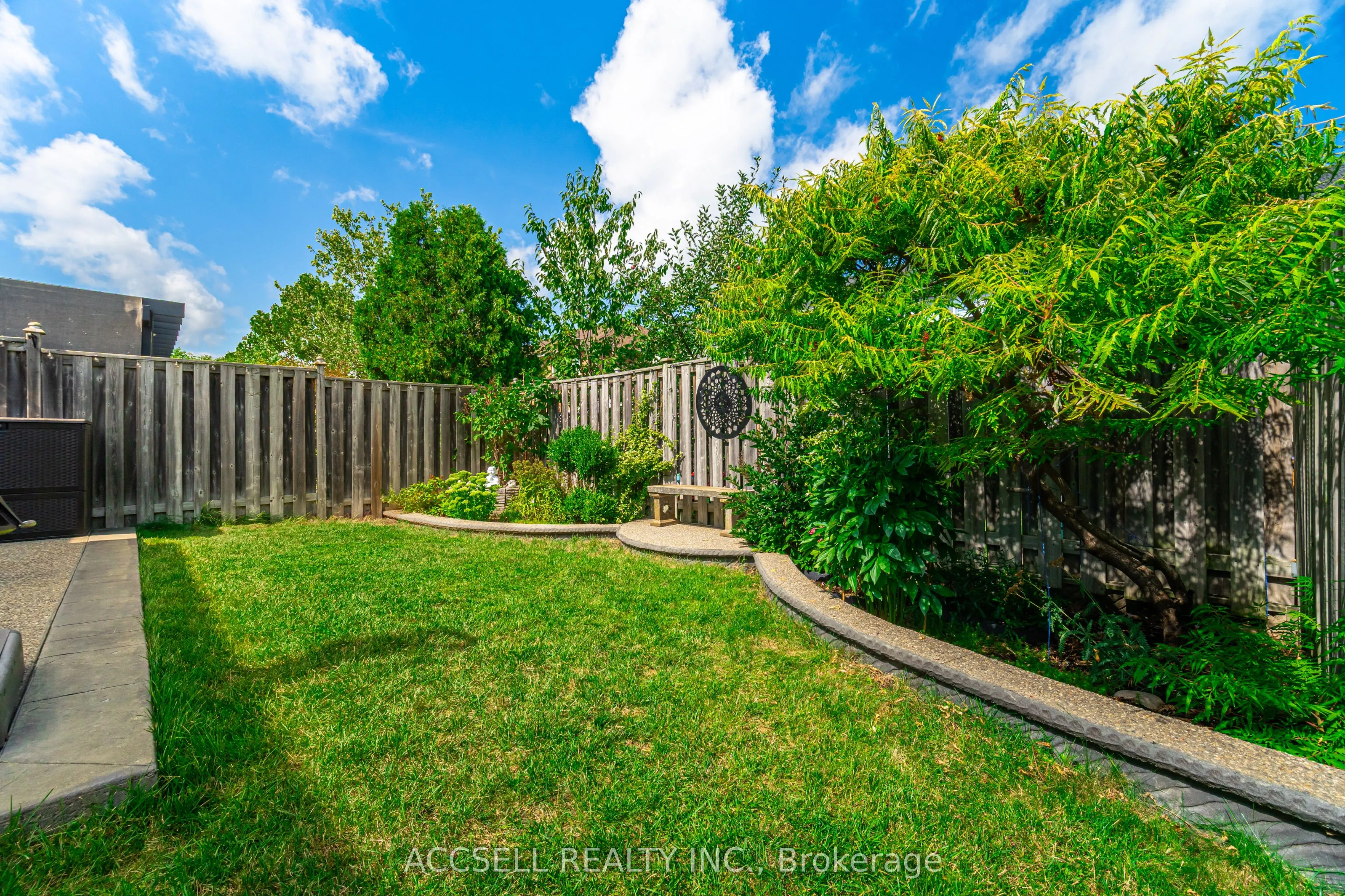 323 Pettigrew Trail
