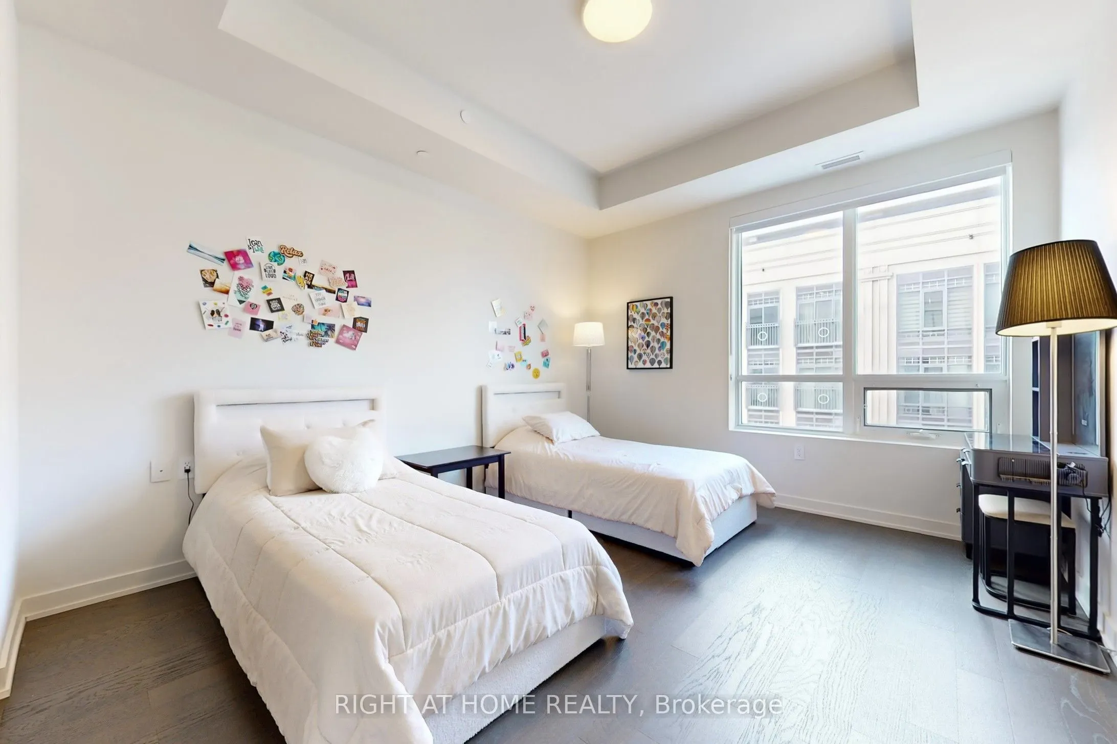 123 Maurice Drive E, #317