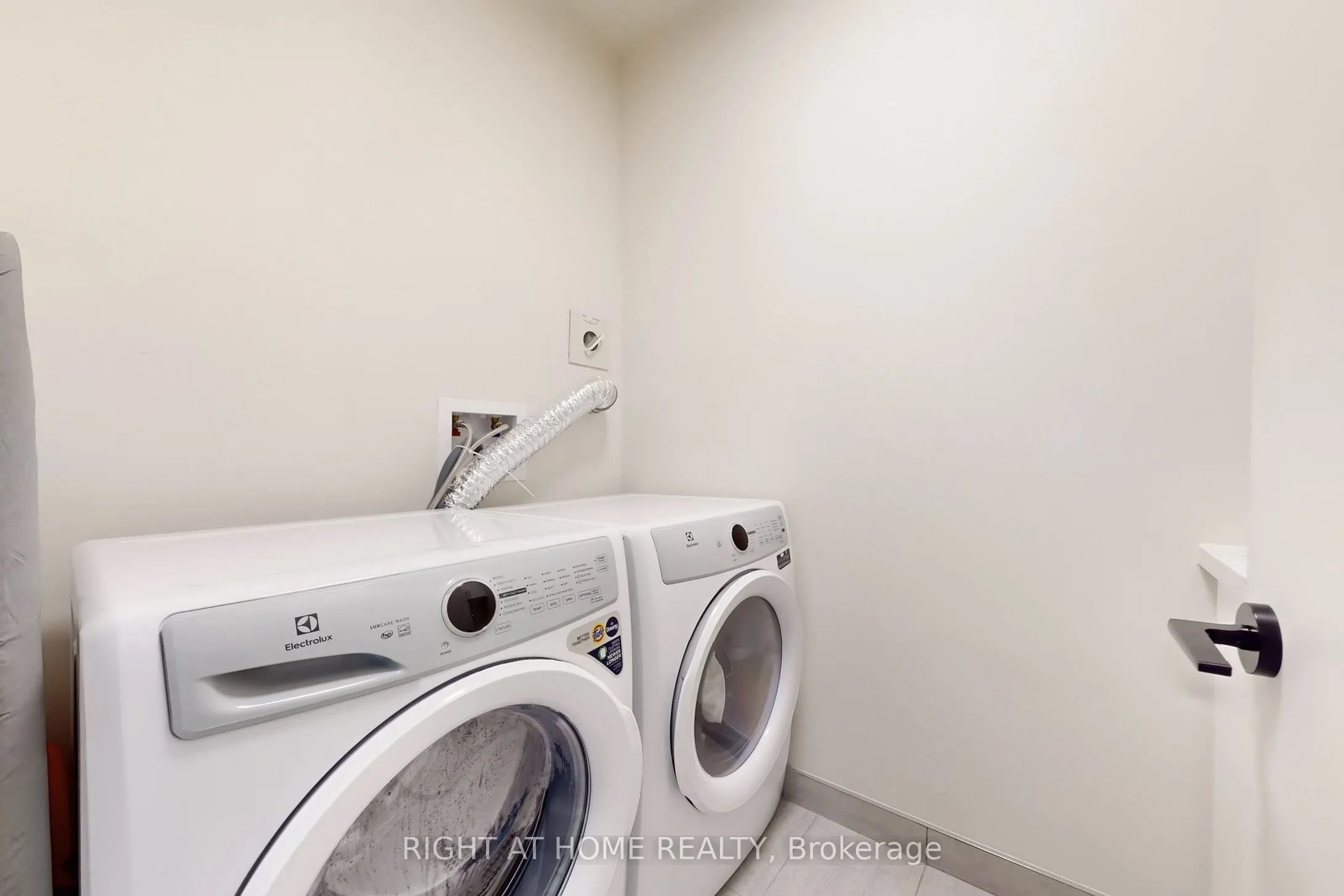 123 Maurice Drive E, #317