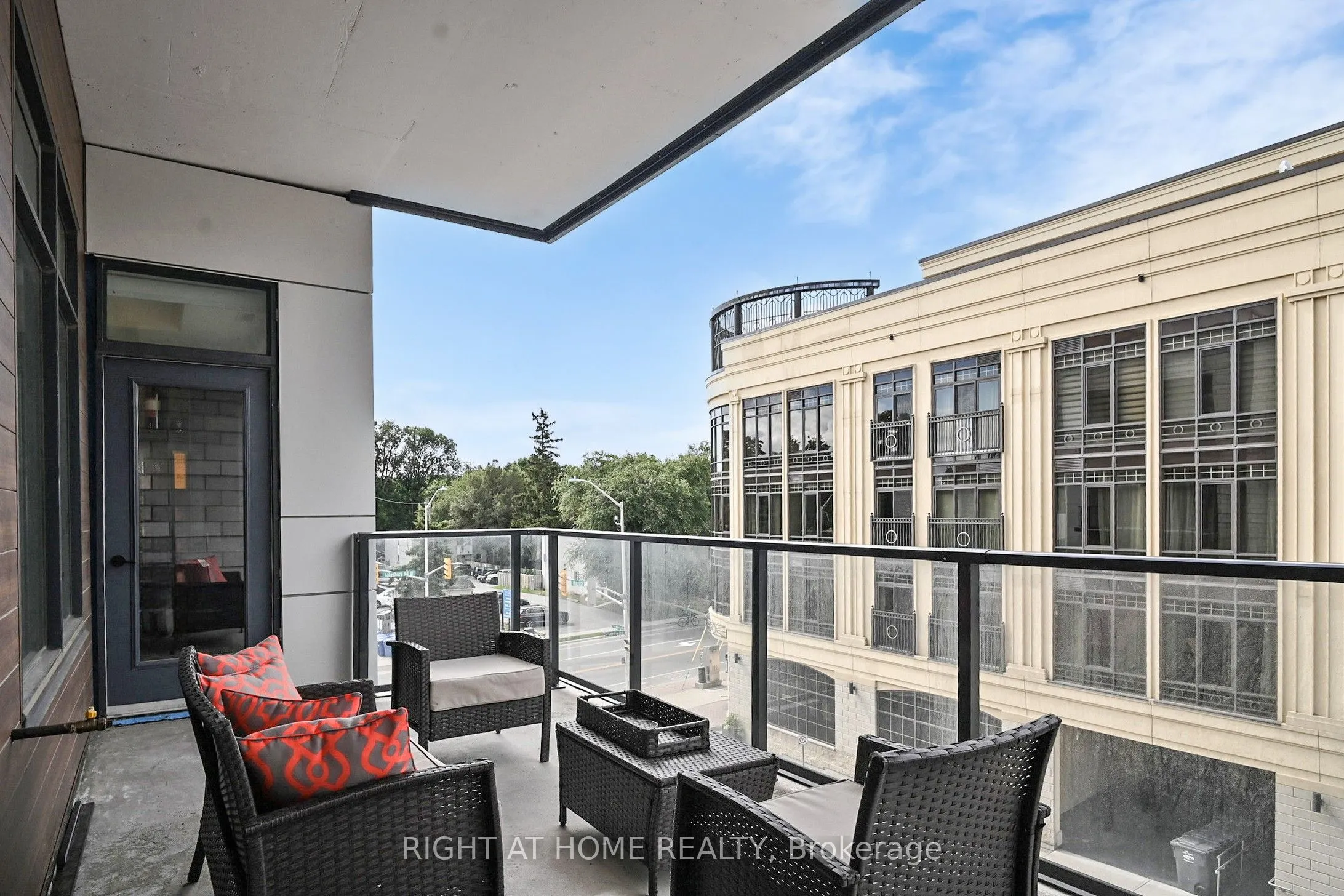 123 Maurice Drive E, #317