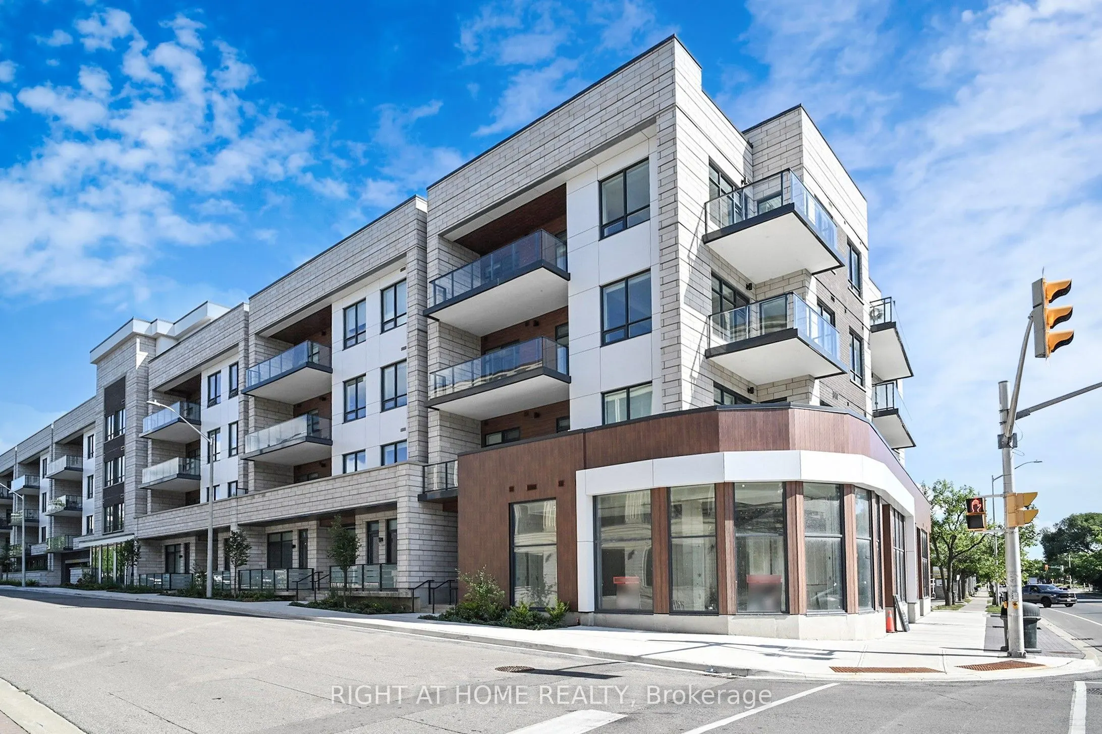 123 Maurice Drive E, #317