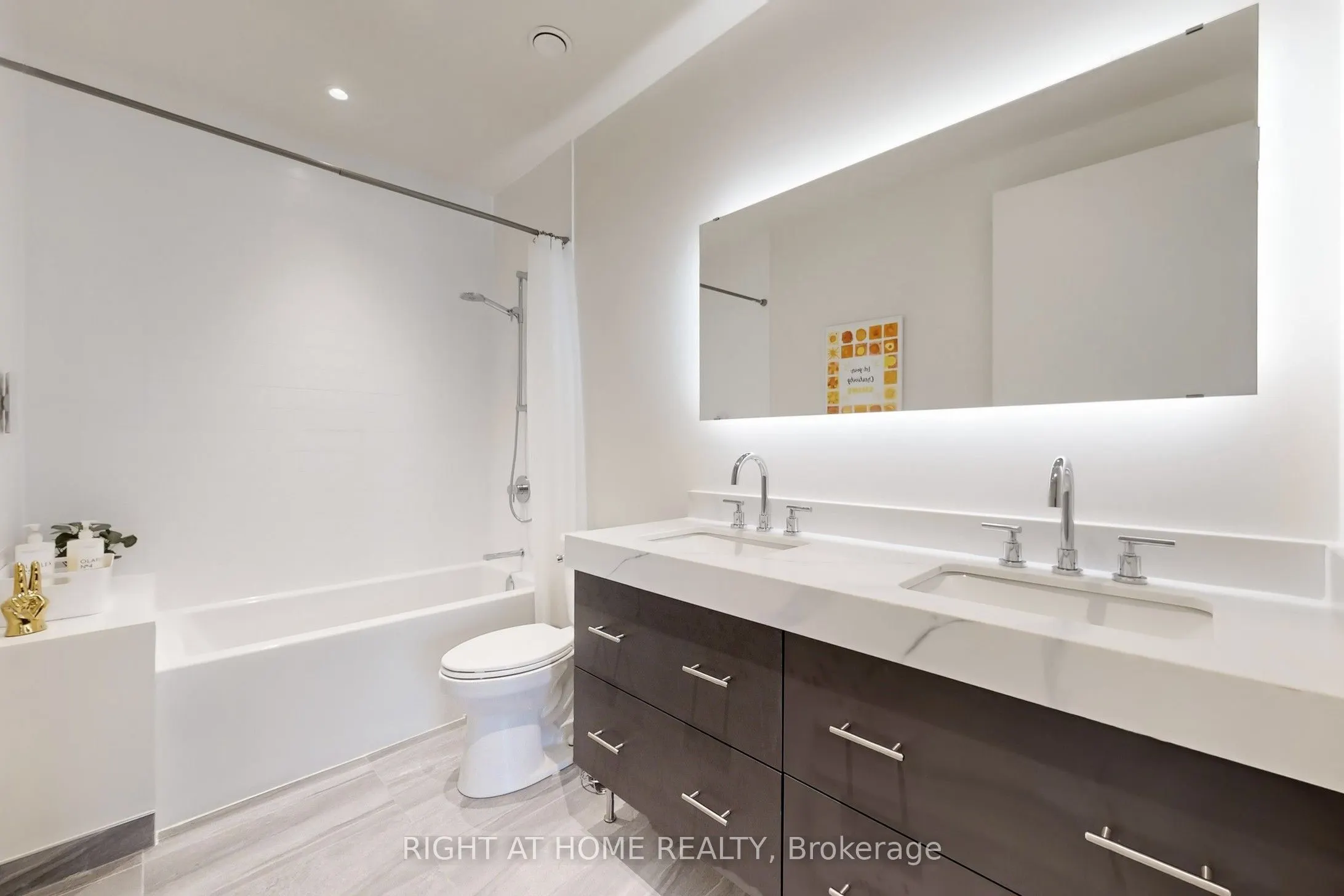 123 Maurice Drive E, #317