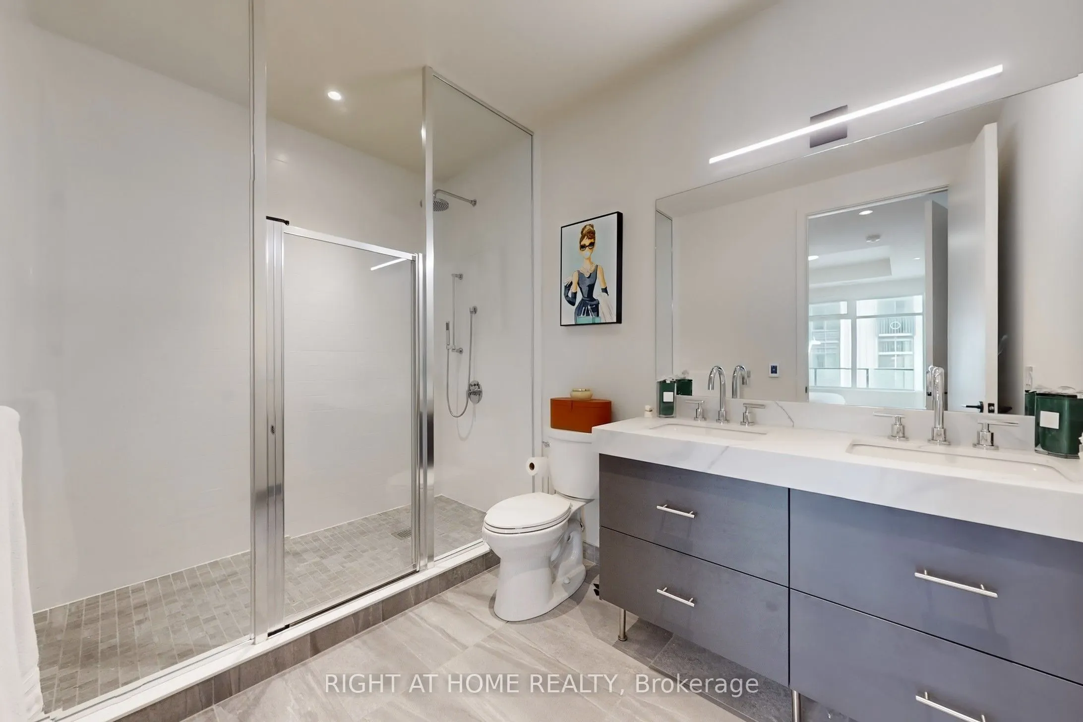 123 Maurice Drive E, #317