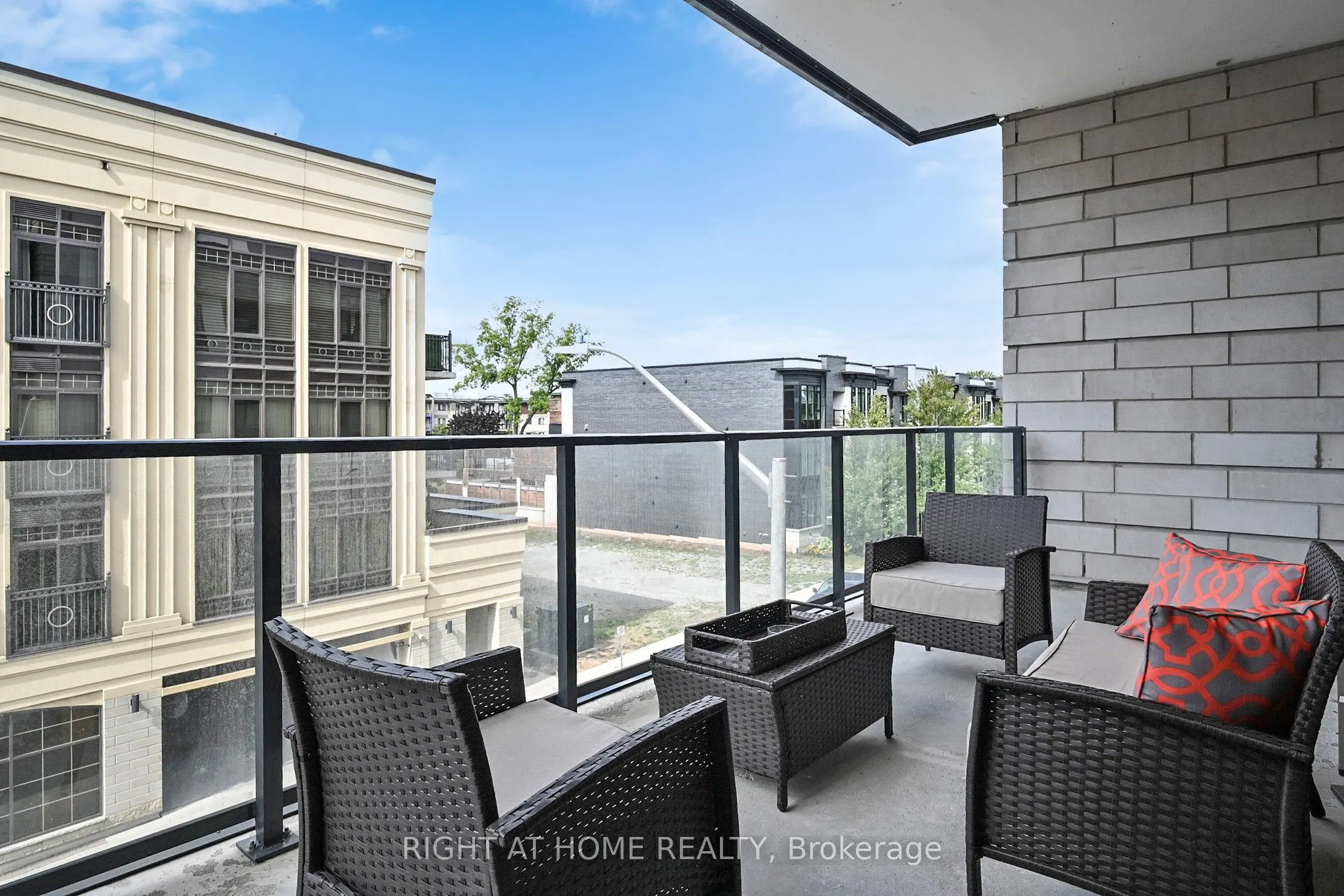 123 Maurice Drive E, #317