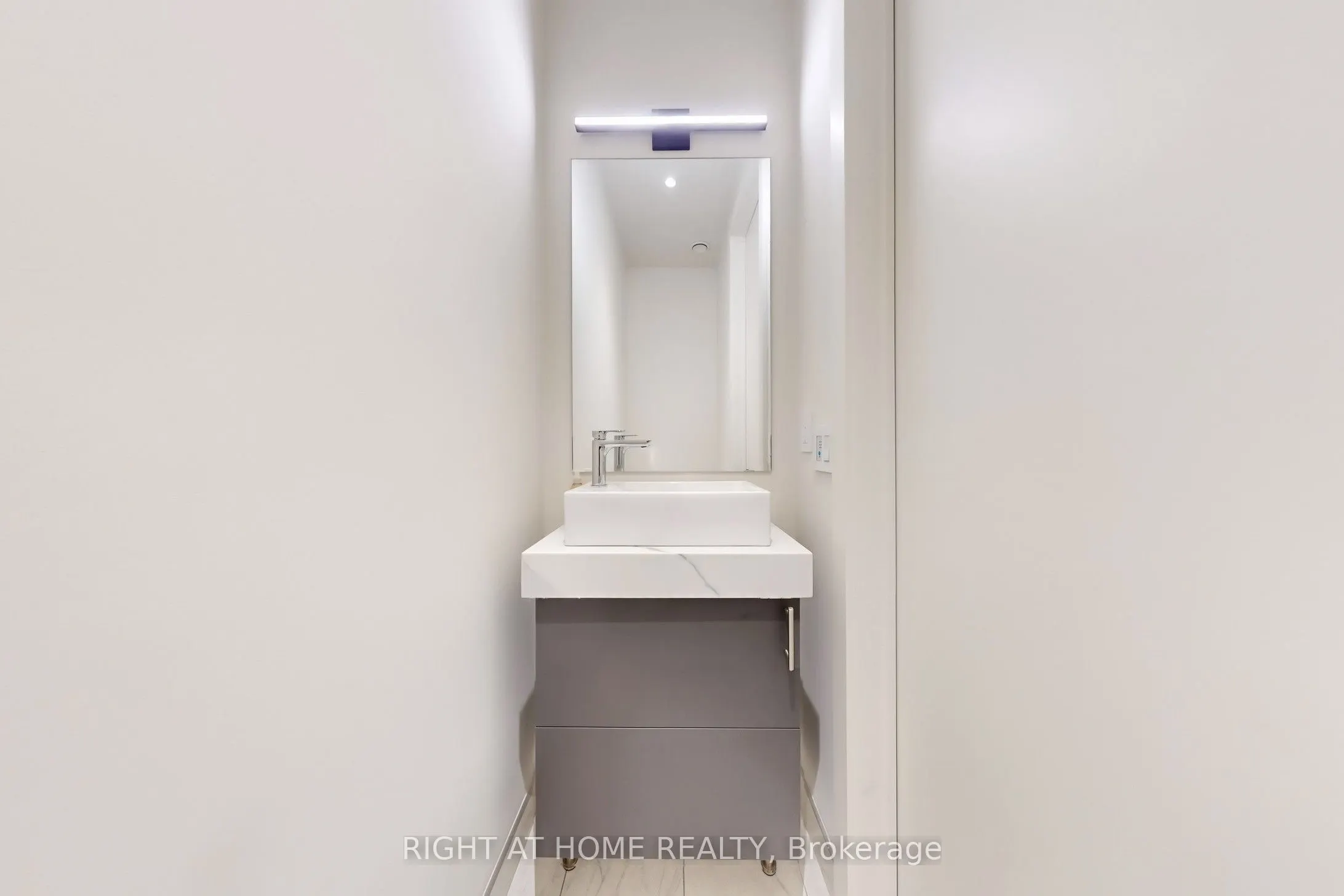 123 Maurice Drive E, #317