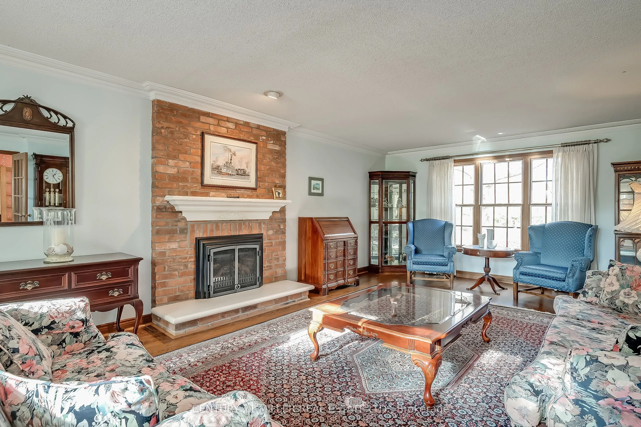 1296 Cumnock Crescent