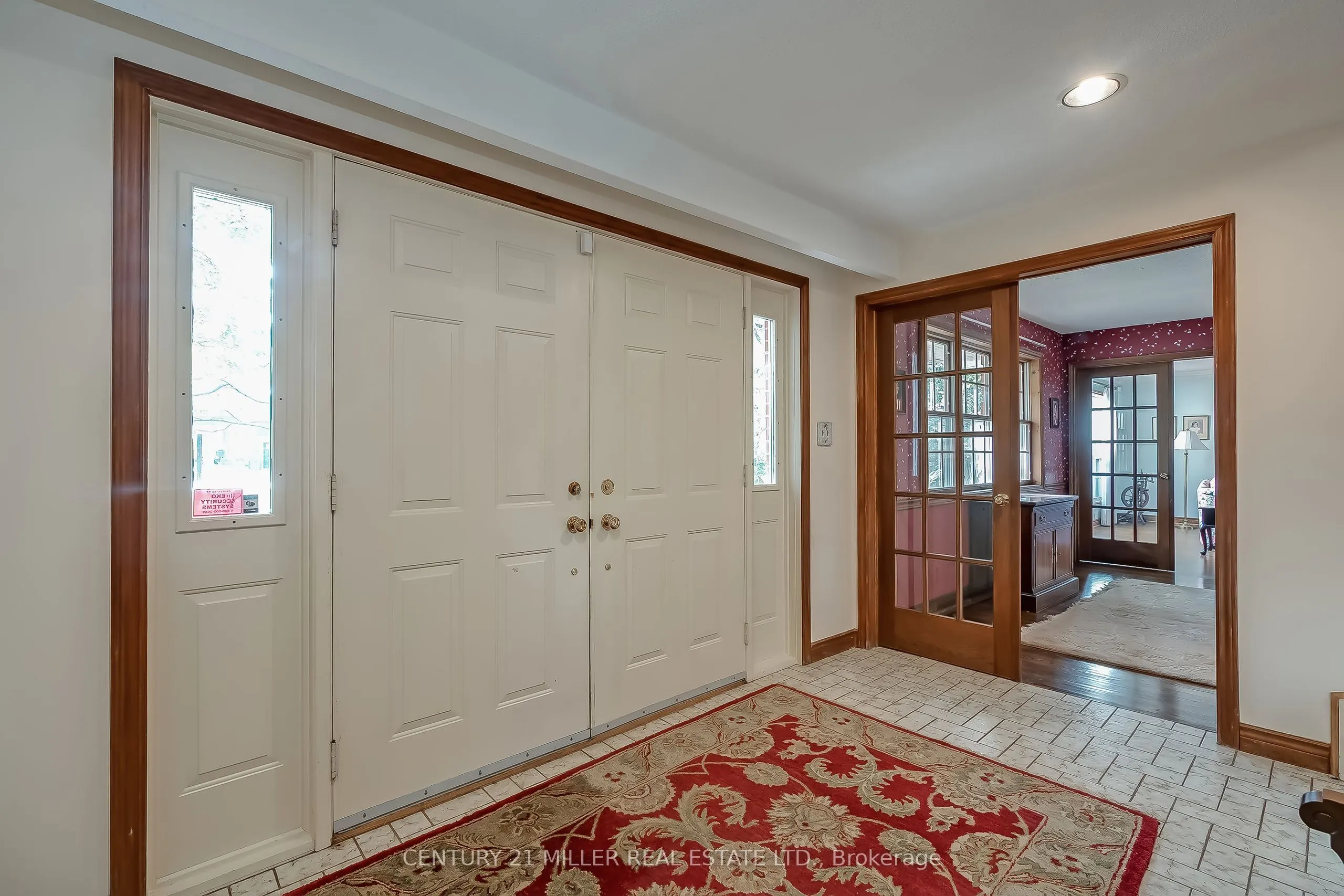 1296 Cumnock Crescent