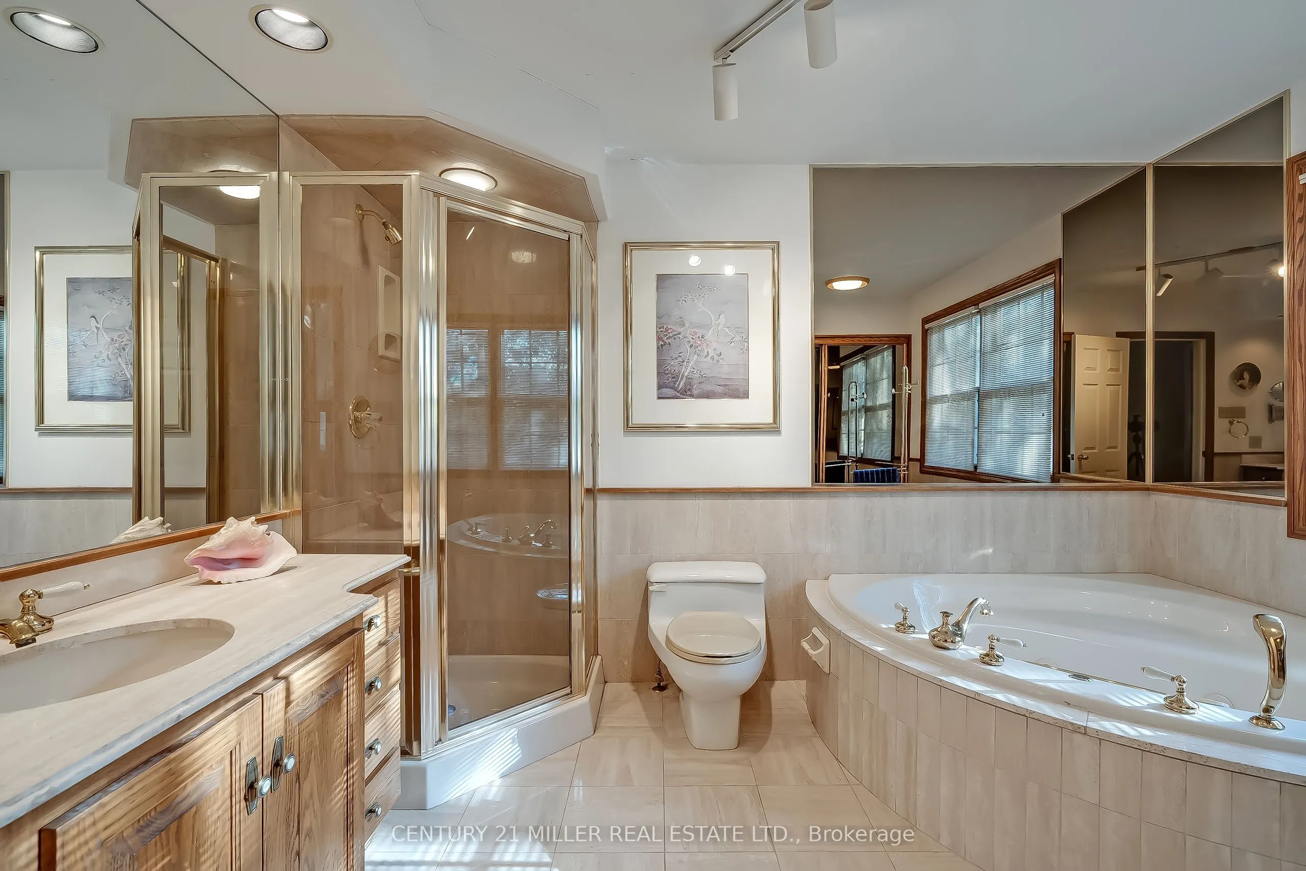 1296 Cumnock Crescent