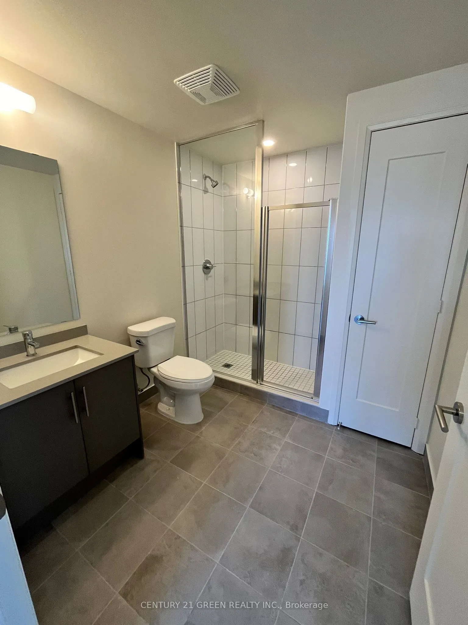 509 Dundas Street W, #307