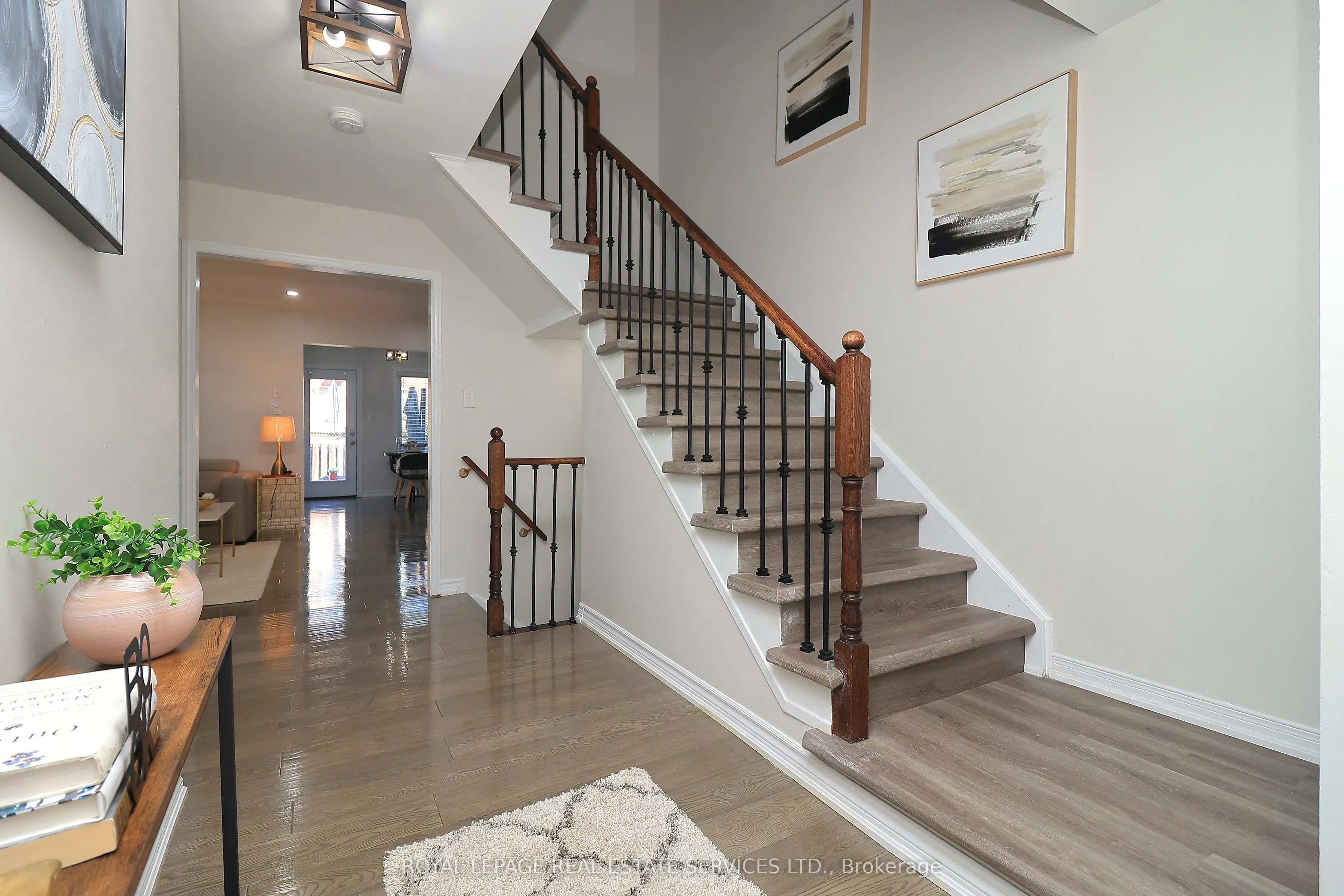 1747 Cobra Crescent