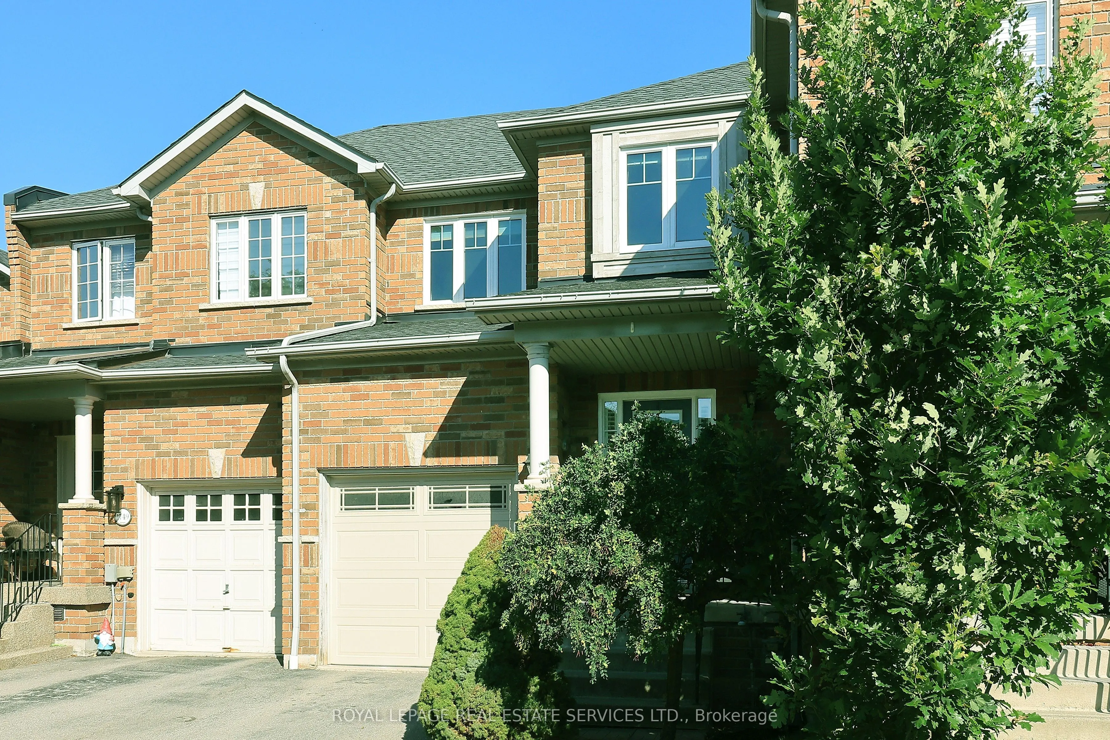 1747 Cobra Crescent
