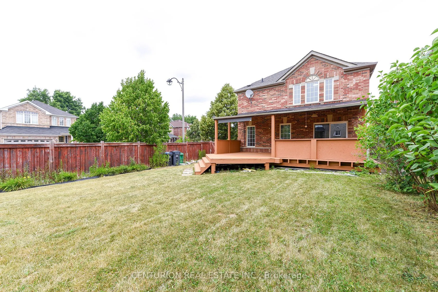25 Blackcherry Lane