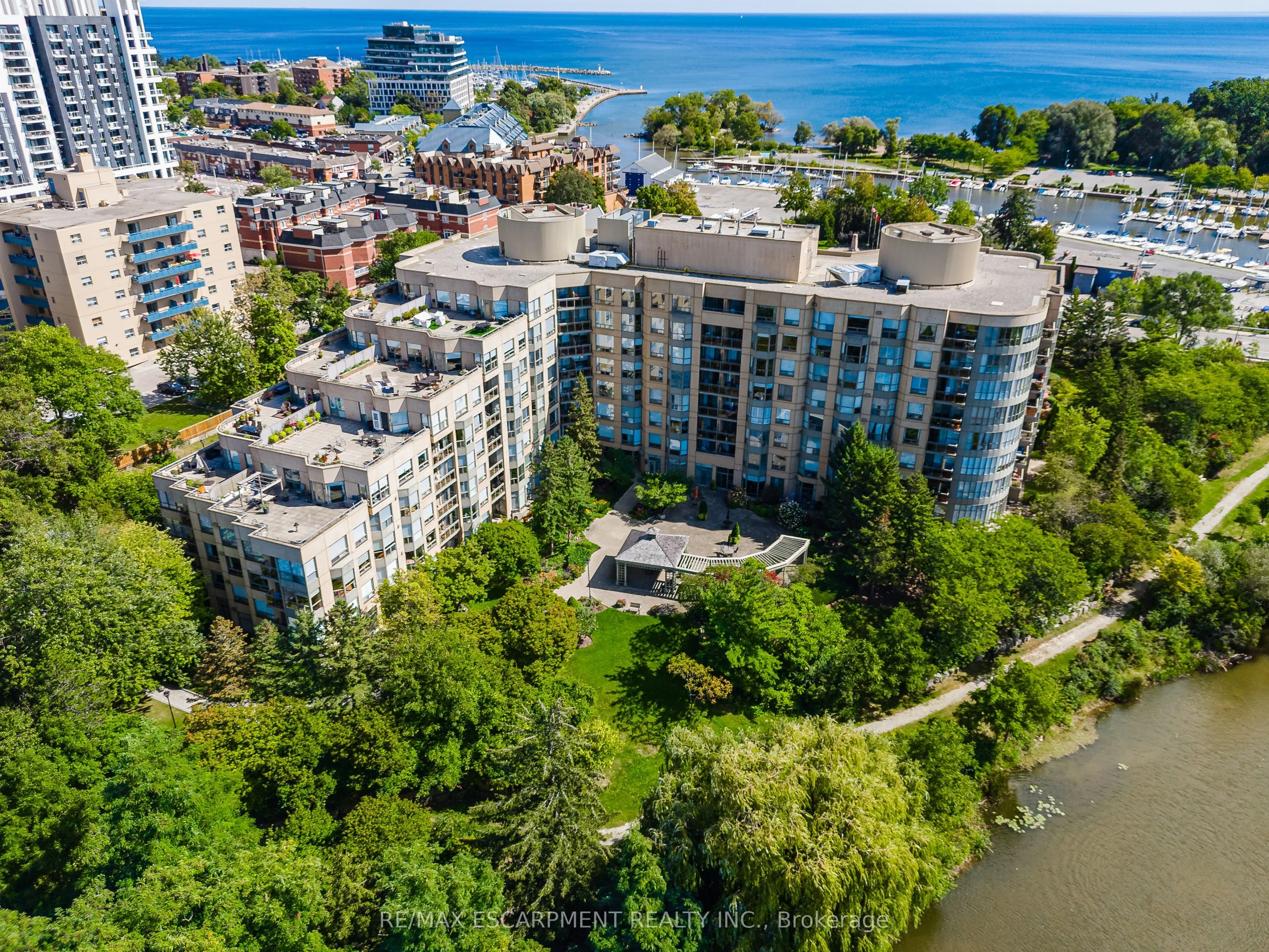2511 Lakeshore Road W, #805