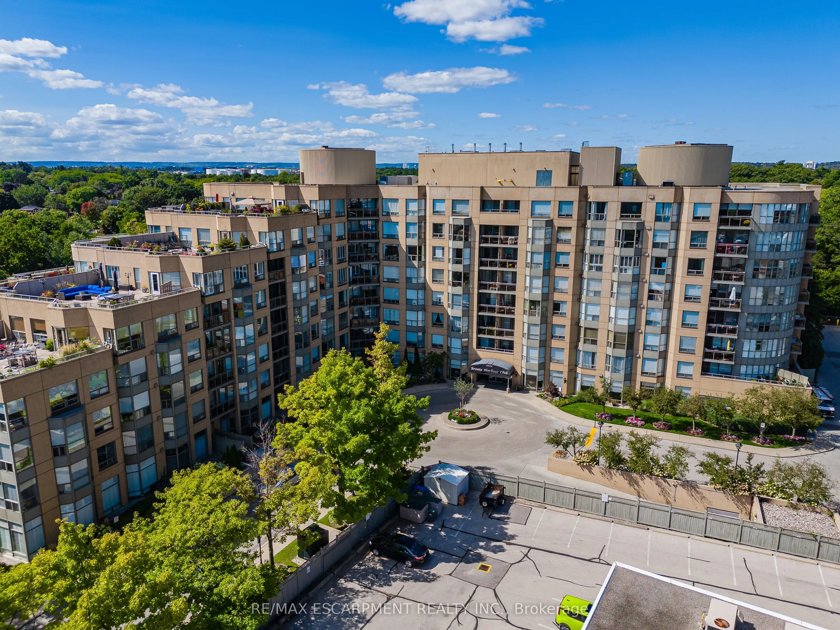 2511 Lakeshore Road W, #805