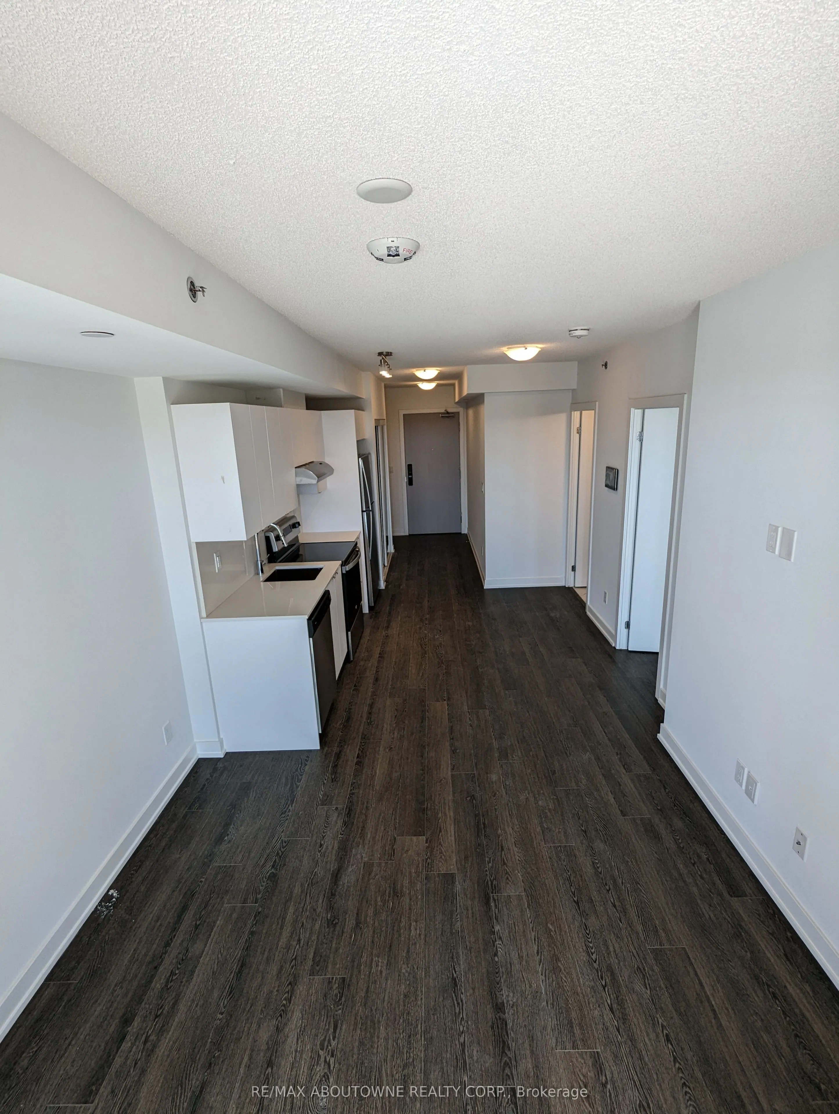 3210 Dakota Common, #301