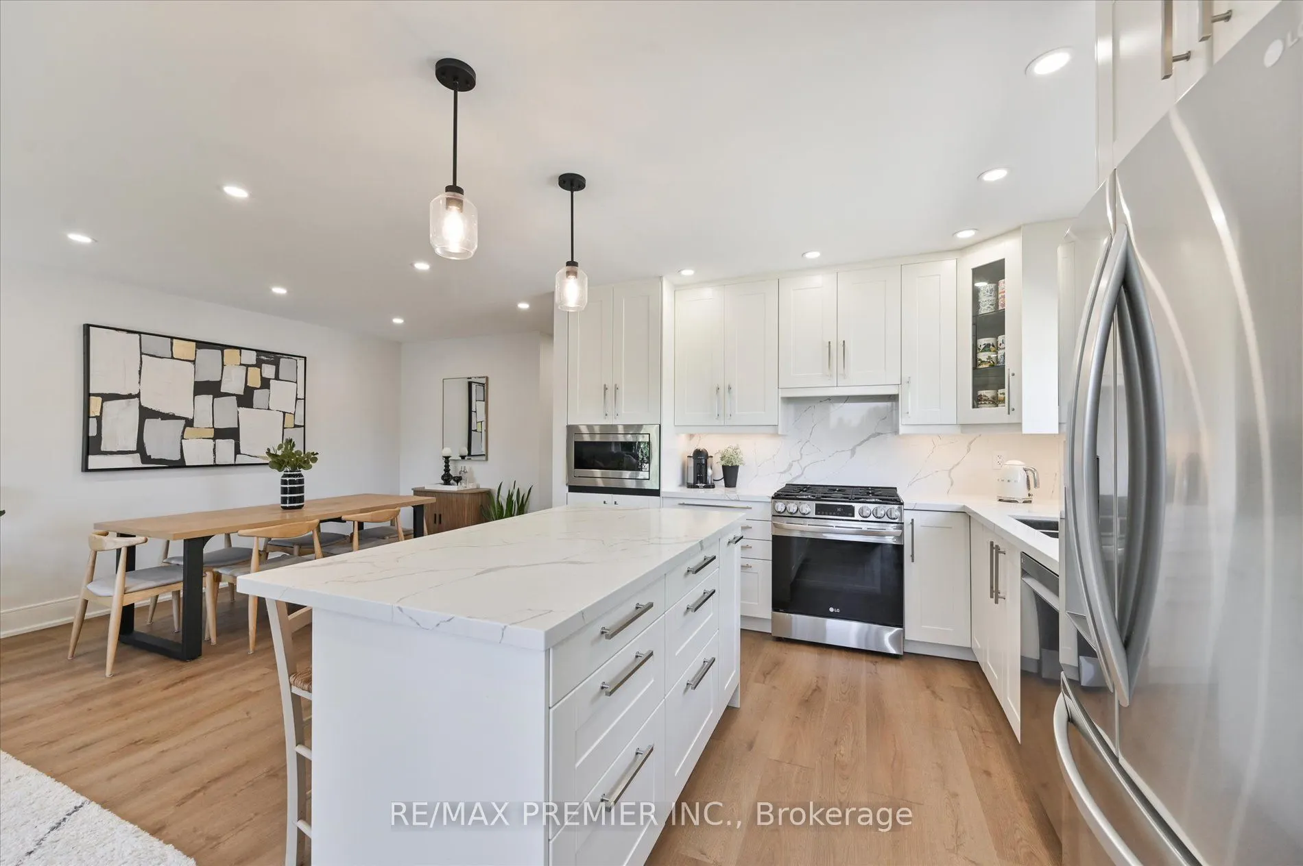 2461 Padstow Crescent