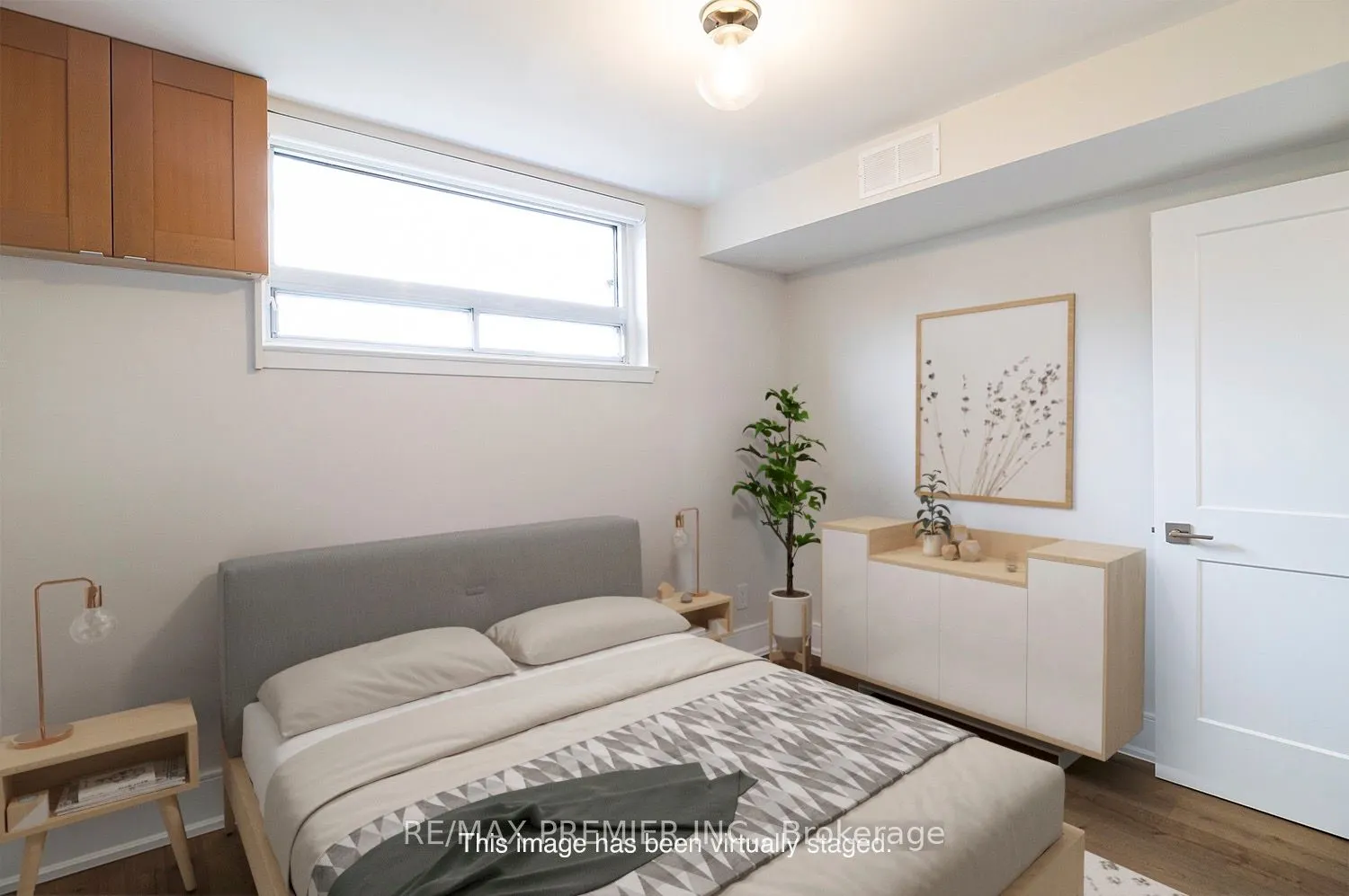 2461 Padstow Crescent