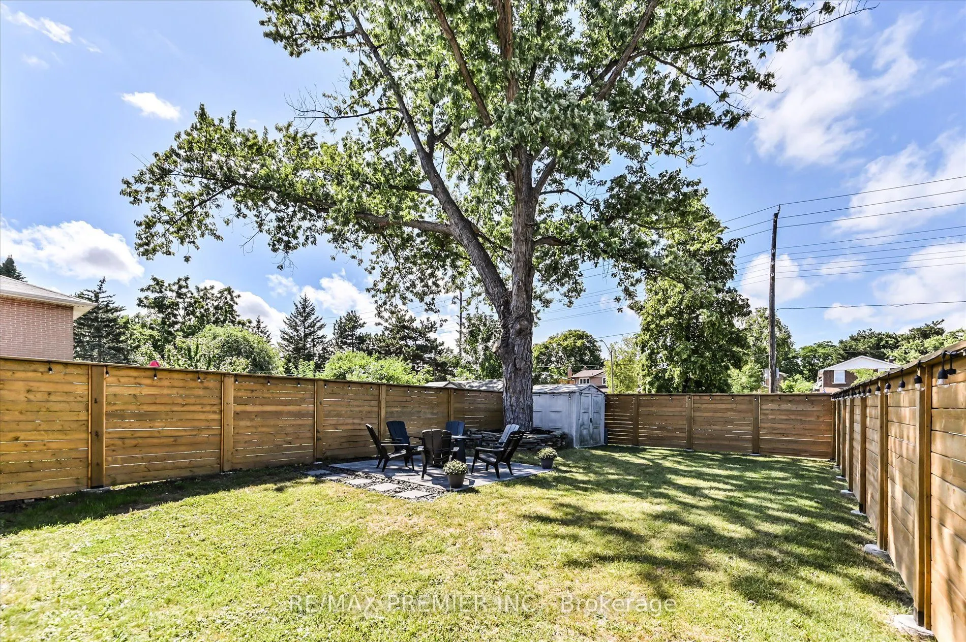 2461 Padstow Crescent