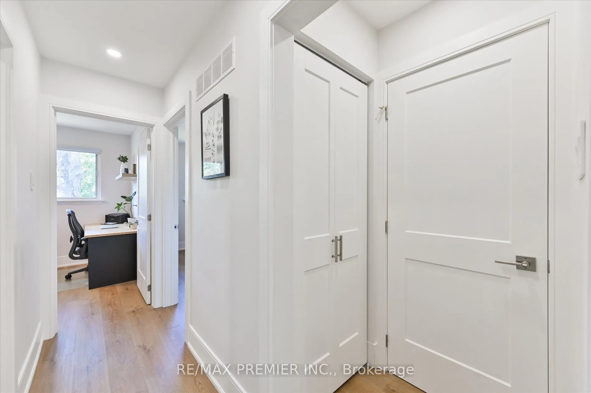 2461 Padstow Crescent