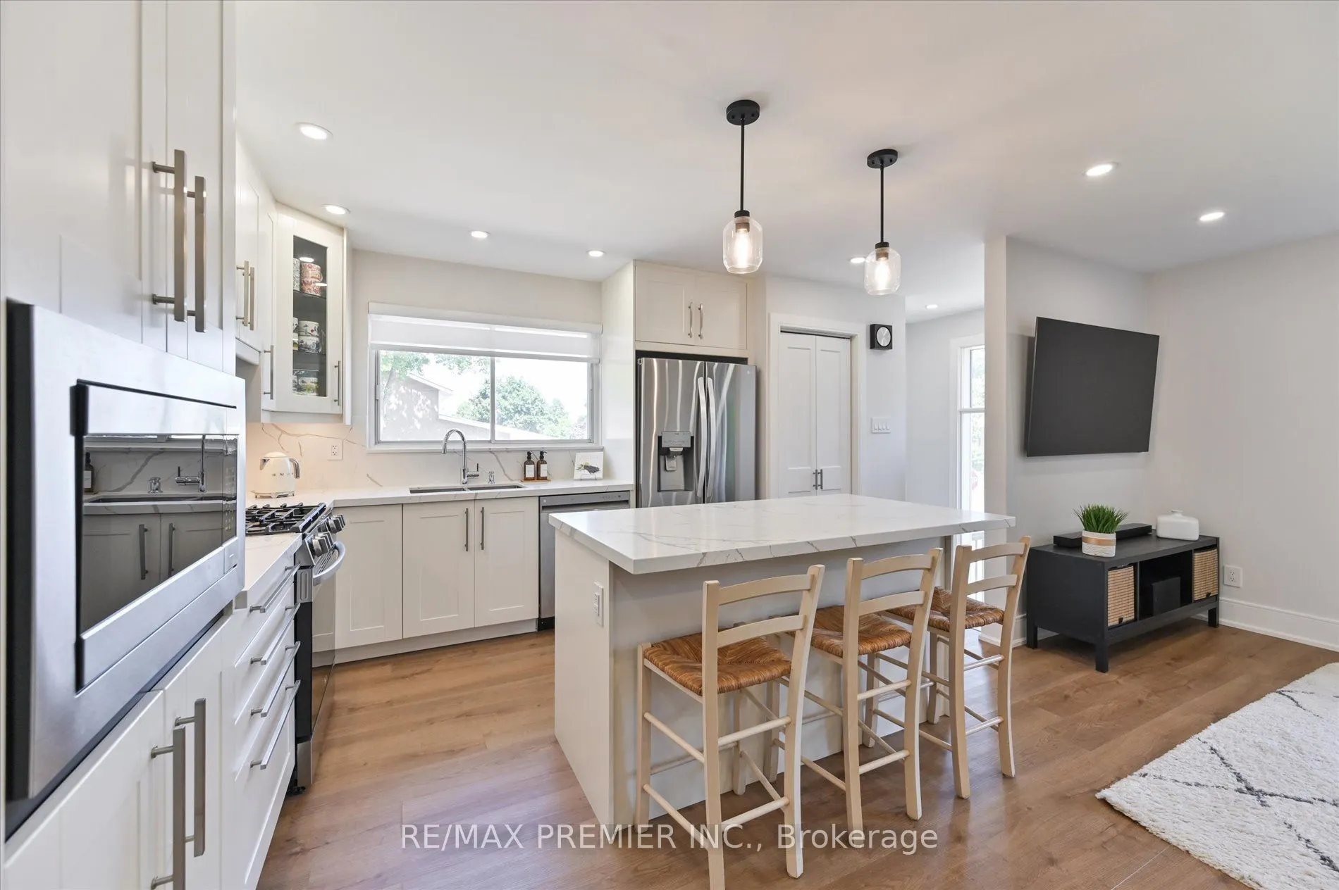 2461 Padstow Crescent