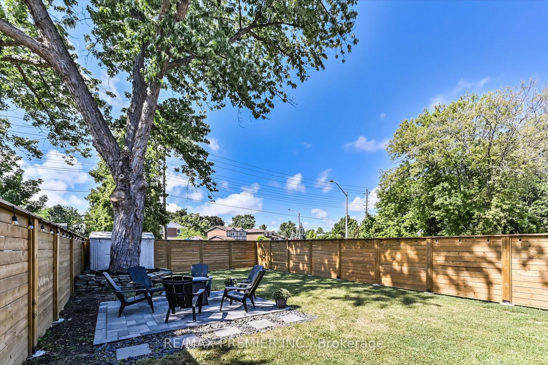 2461 Padstow Crescent