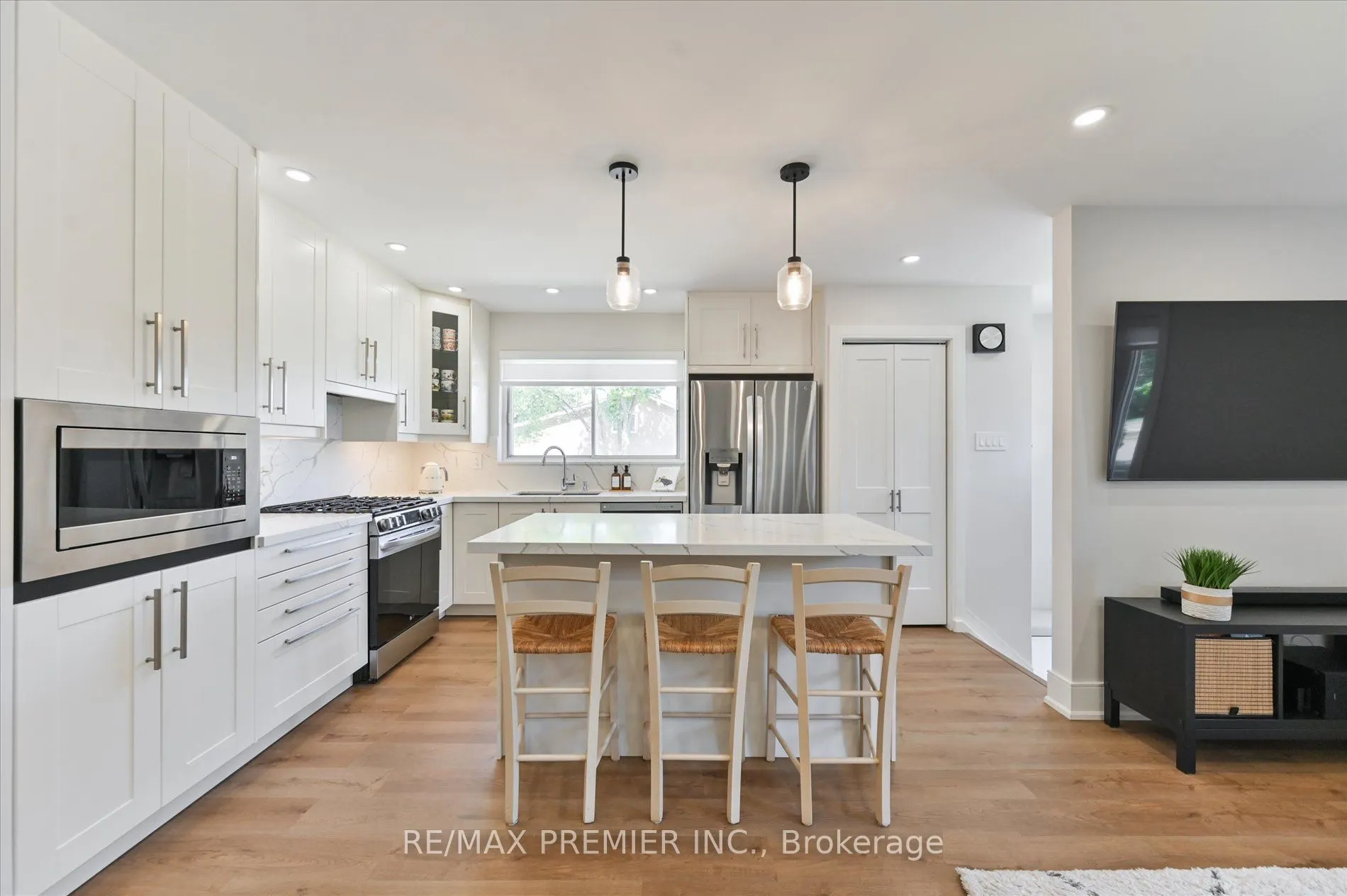 2461 Padstow Crescent