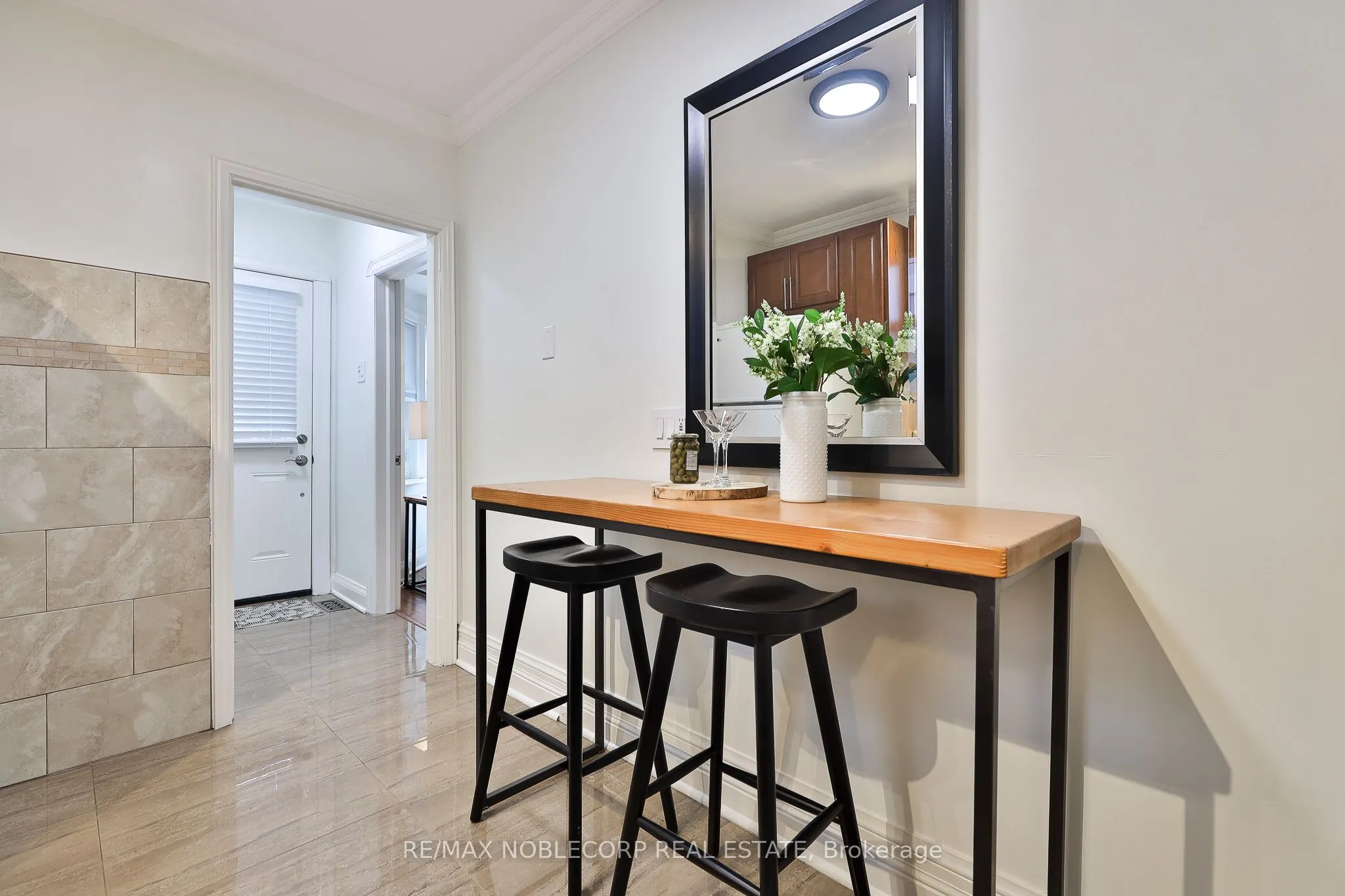 16 Little Boulevard, #Main