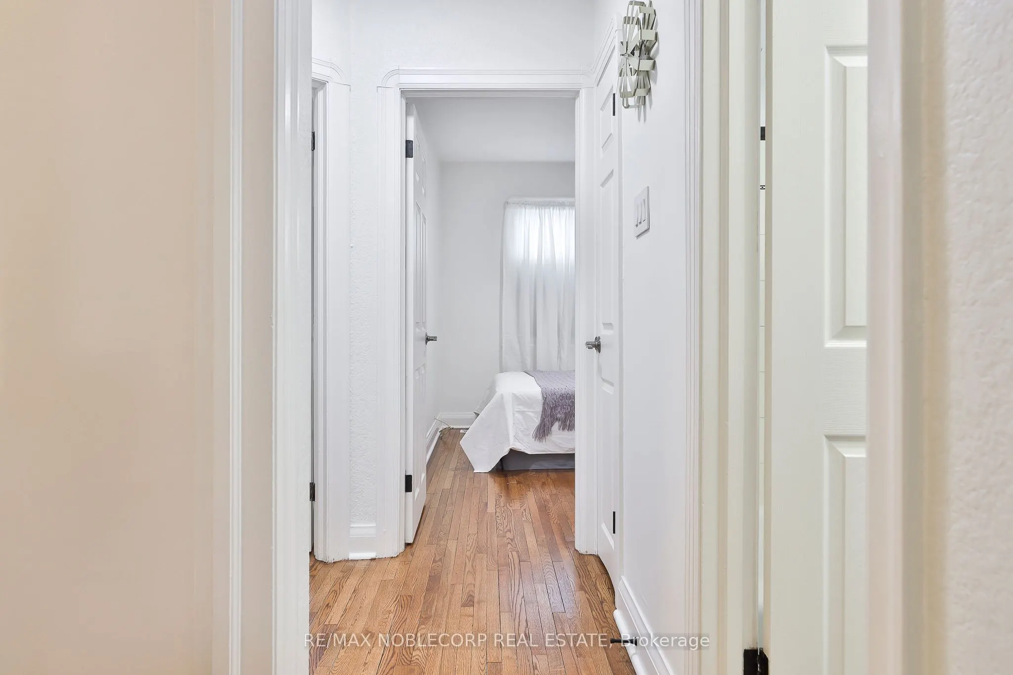 16 Little Boulevard, #Main