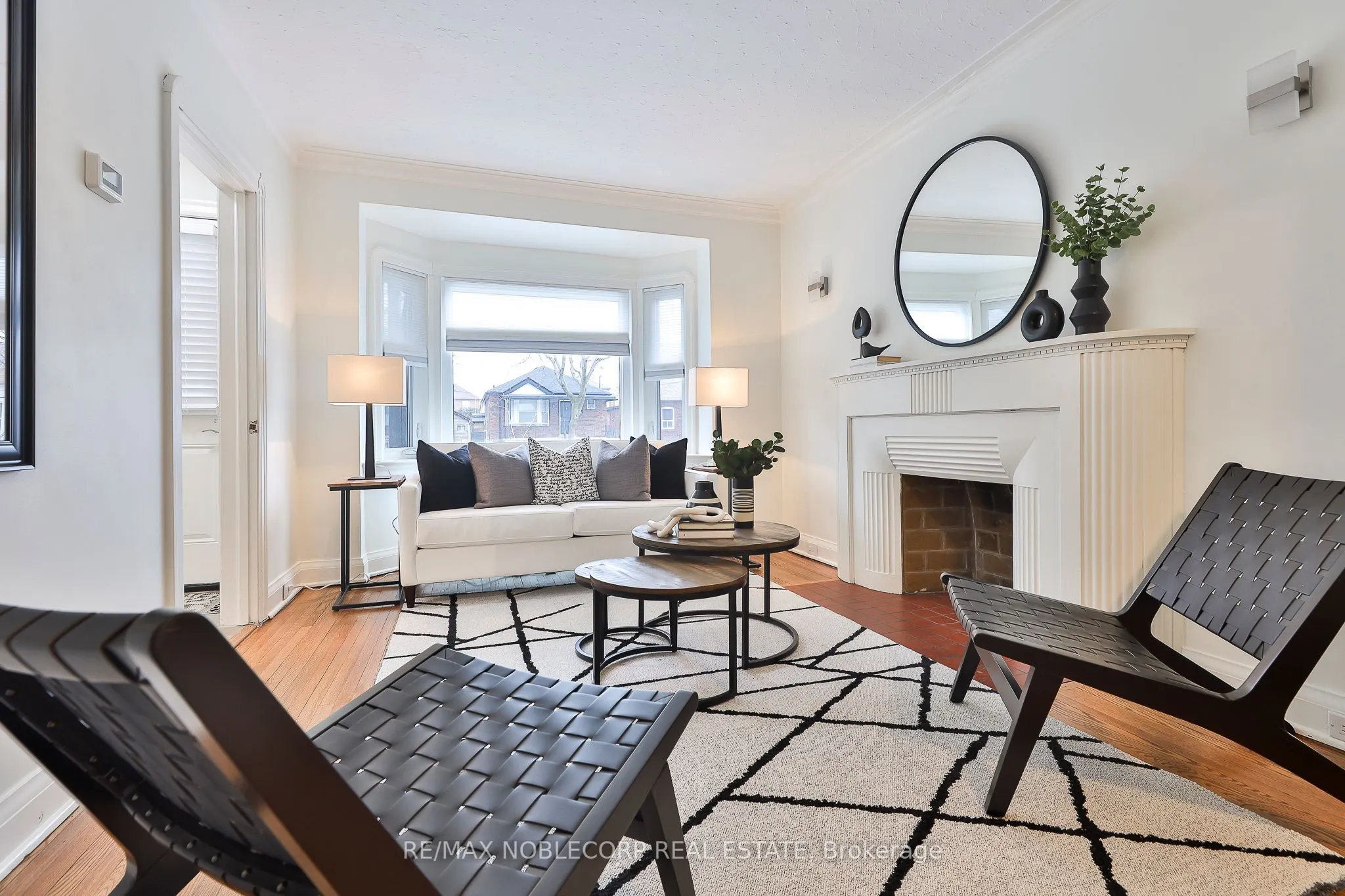 16 Little Boulevard, #Main