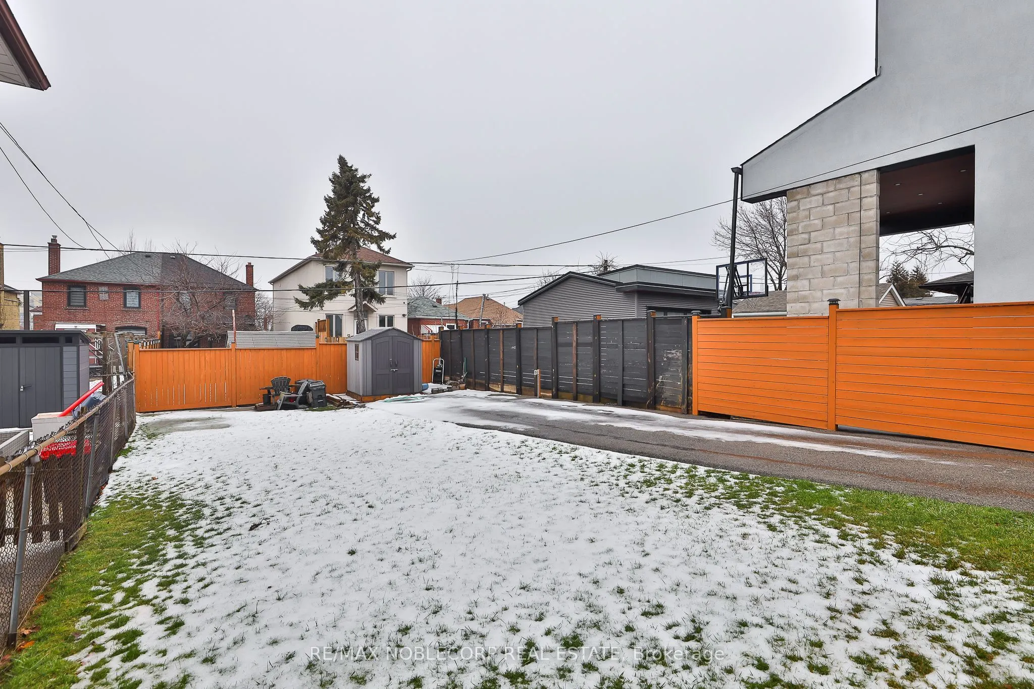 16 Little Boulevard, #Main