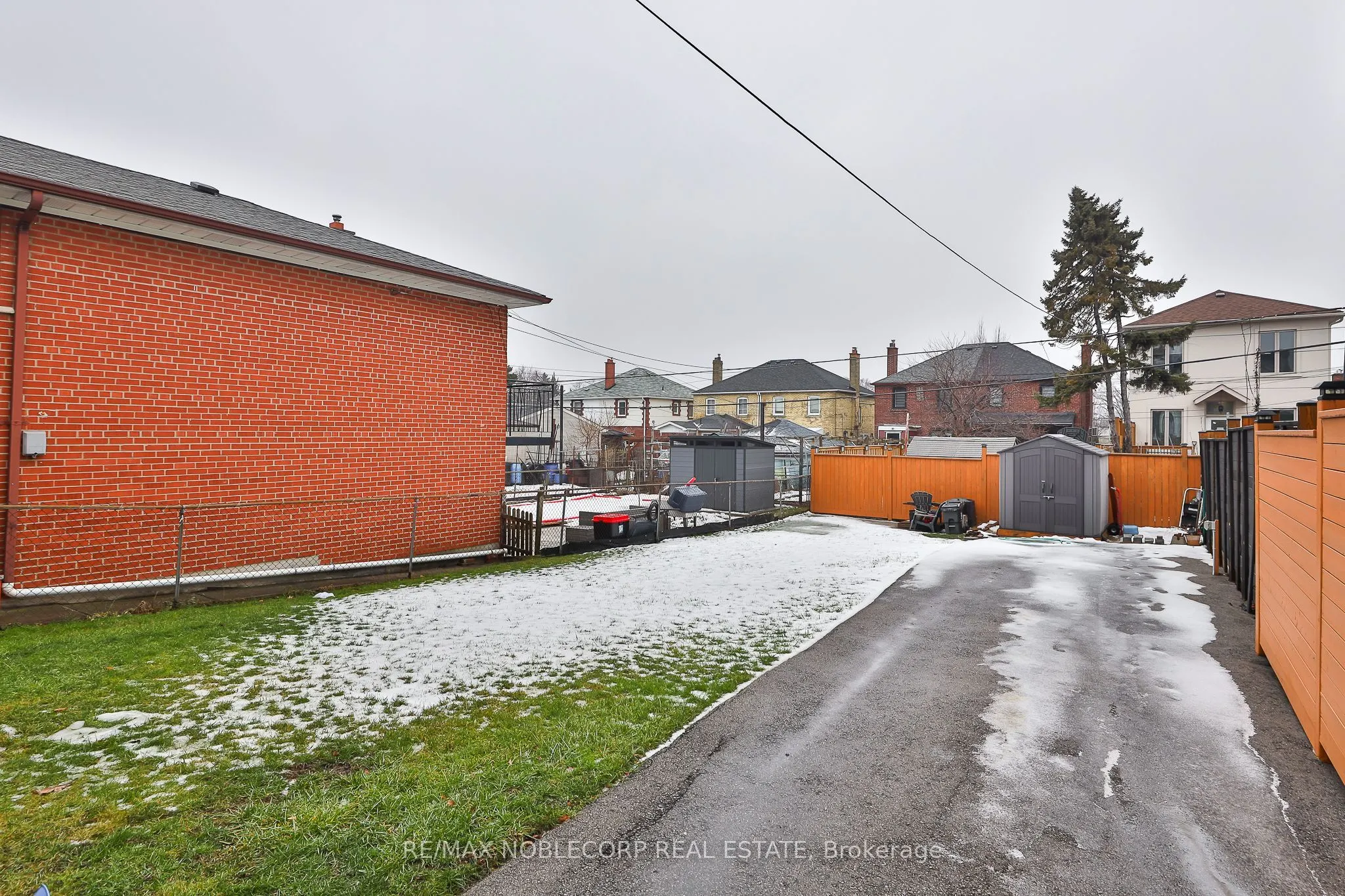 16 Little Boulevard, #Main