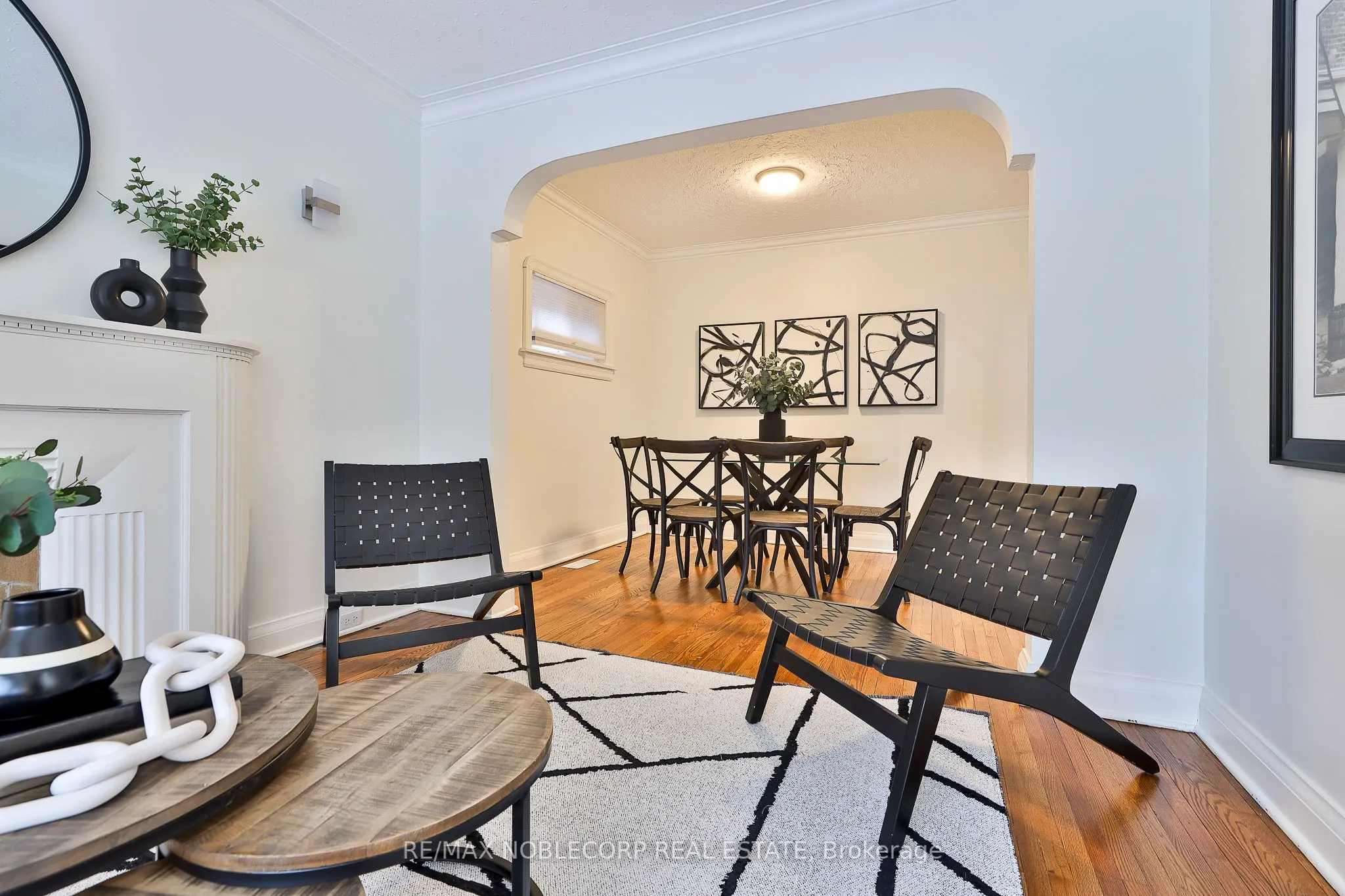 16 Little Boulevard, #Main