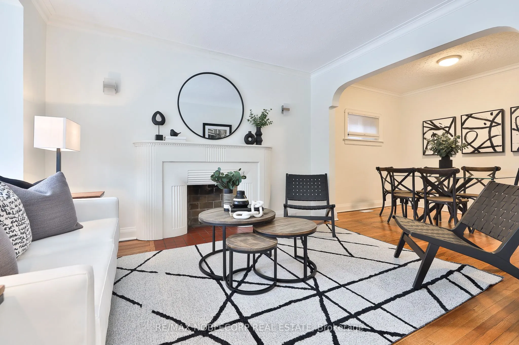 16 Little Boulevard, #Main
