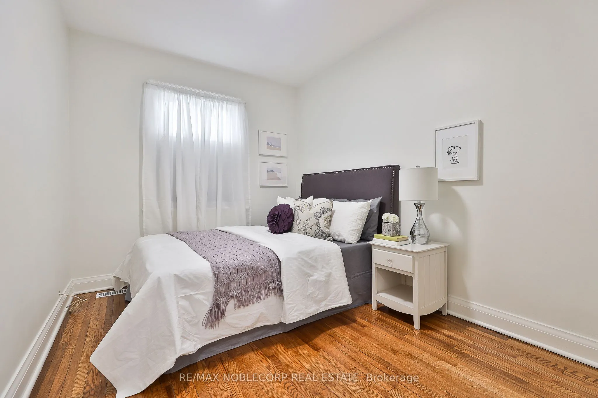 16 Little Boulevard, #Main