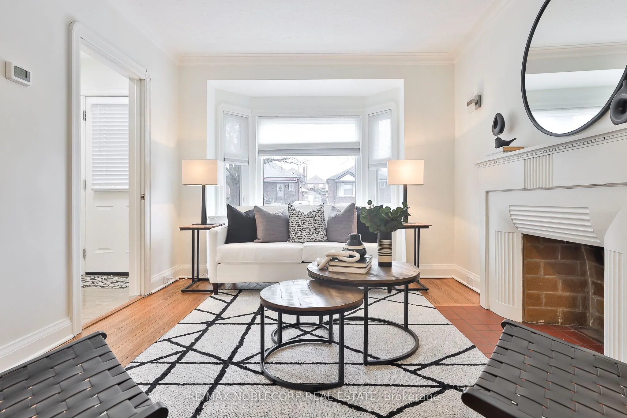 16 Little Boulevard, #Main