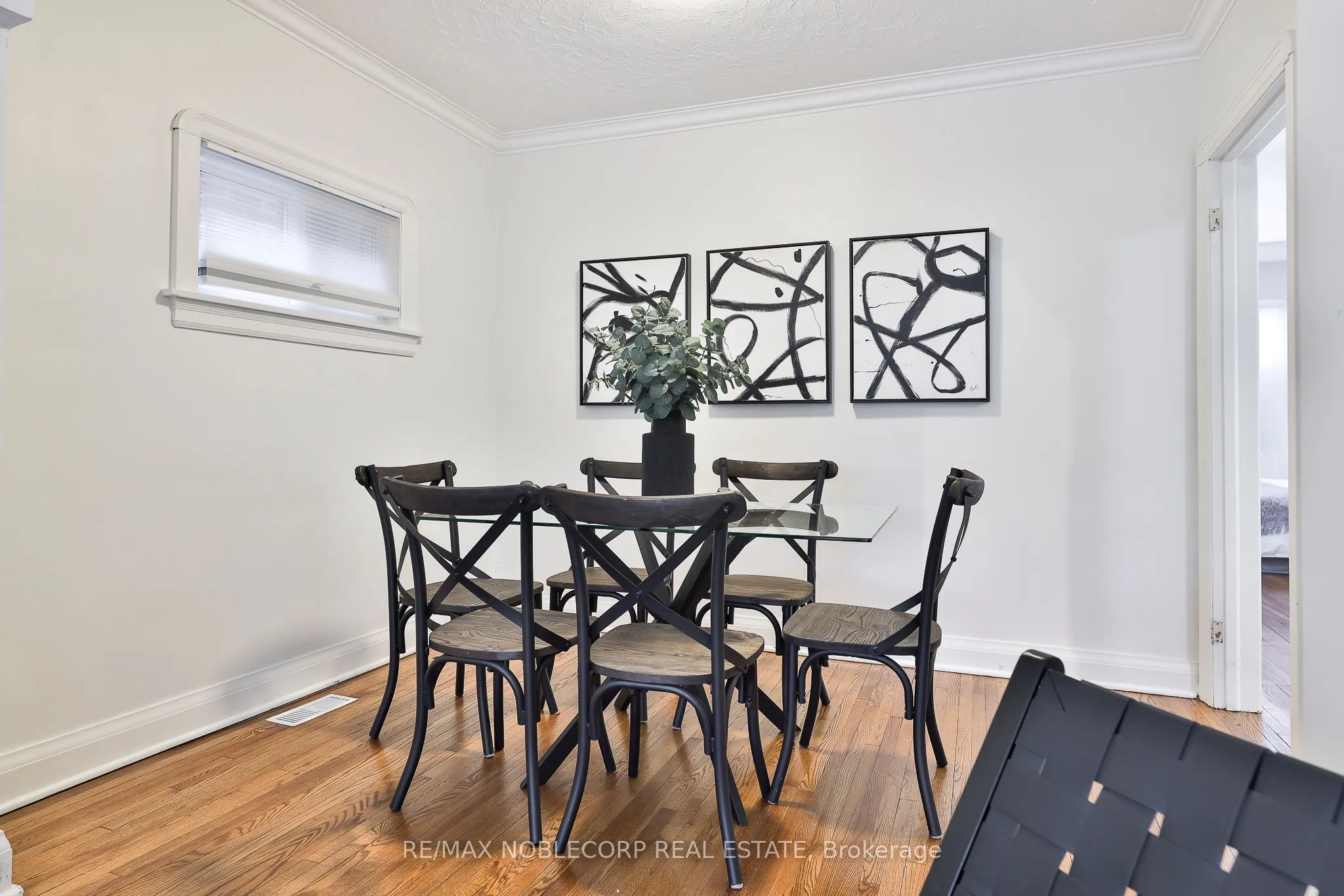16 Little Boulevard, #Main