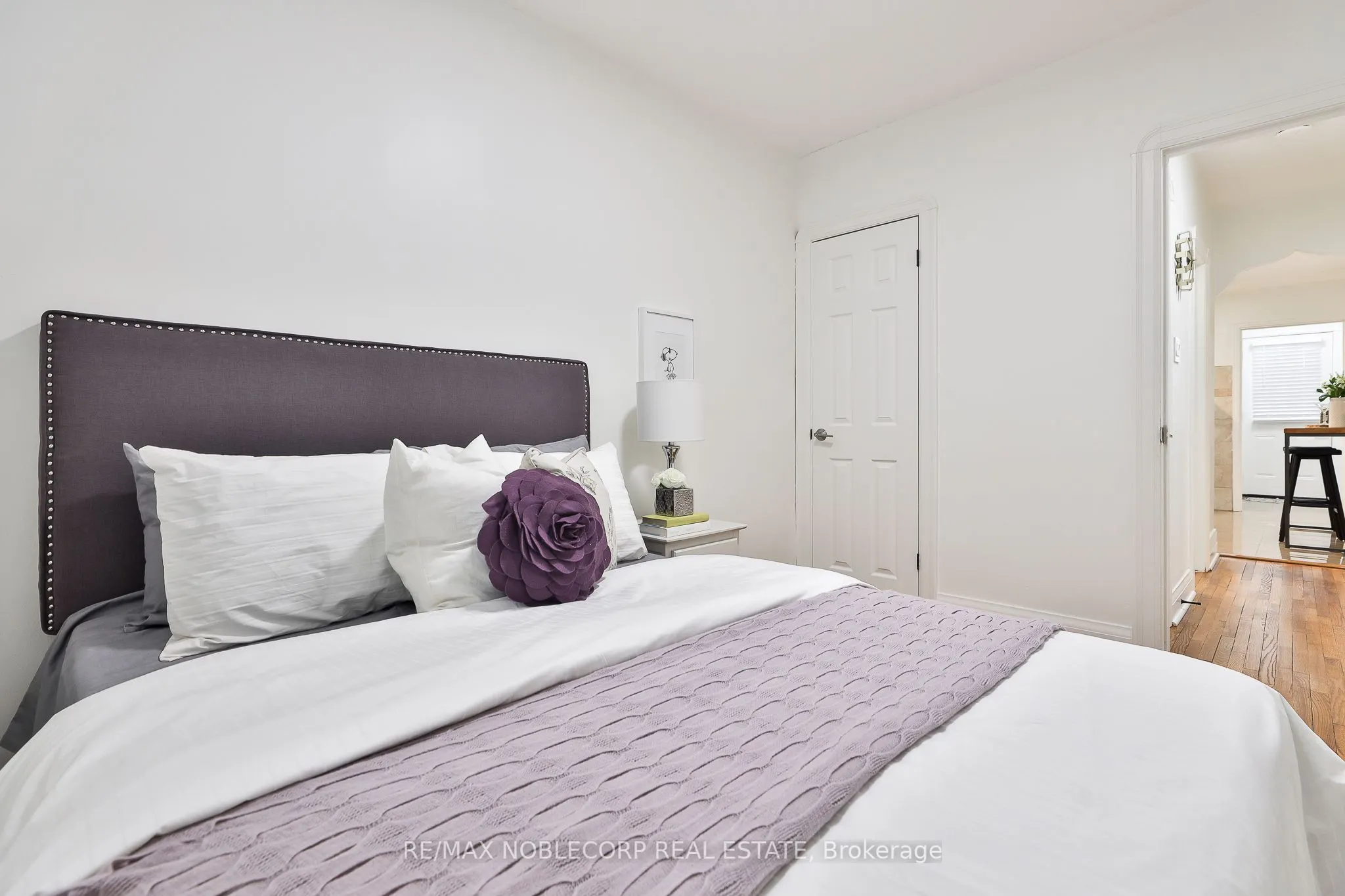 16 Little Boulevard, #Main