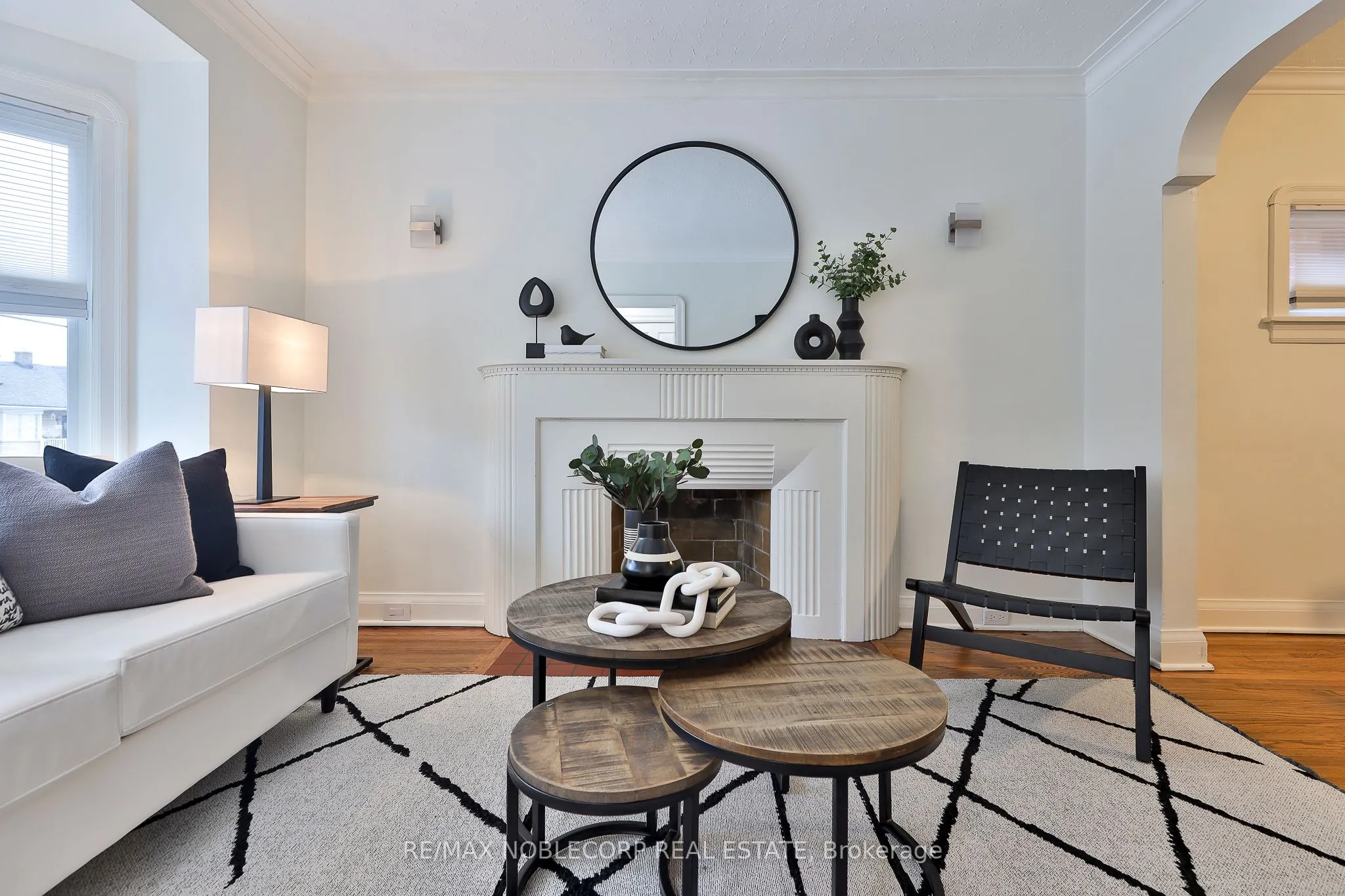 16 Little Boulevard, #Main