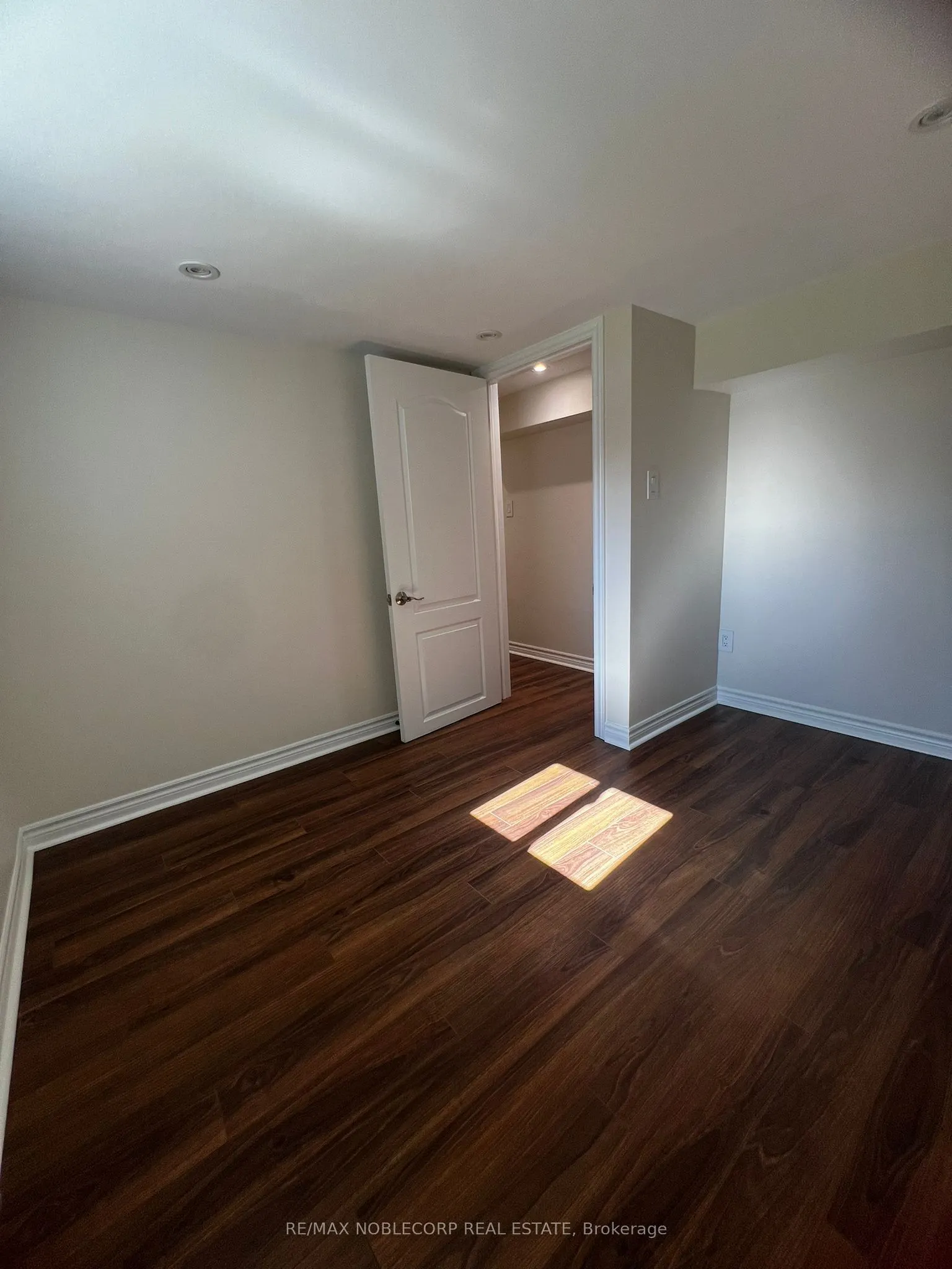 16 Little Boulevard, #Lower
