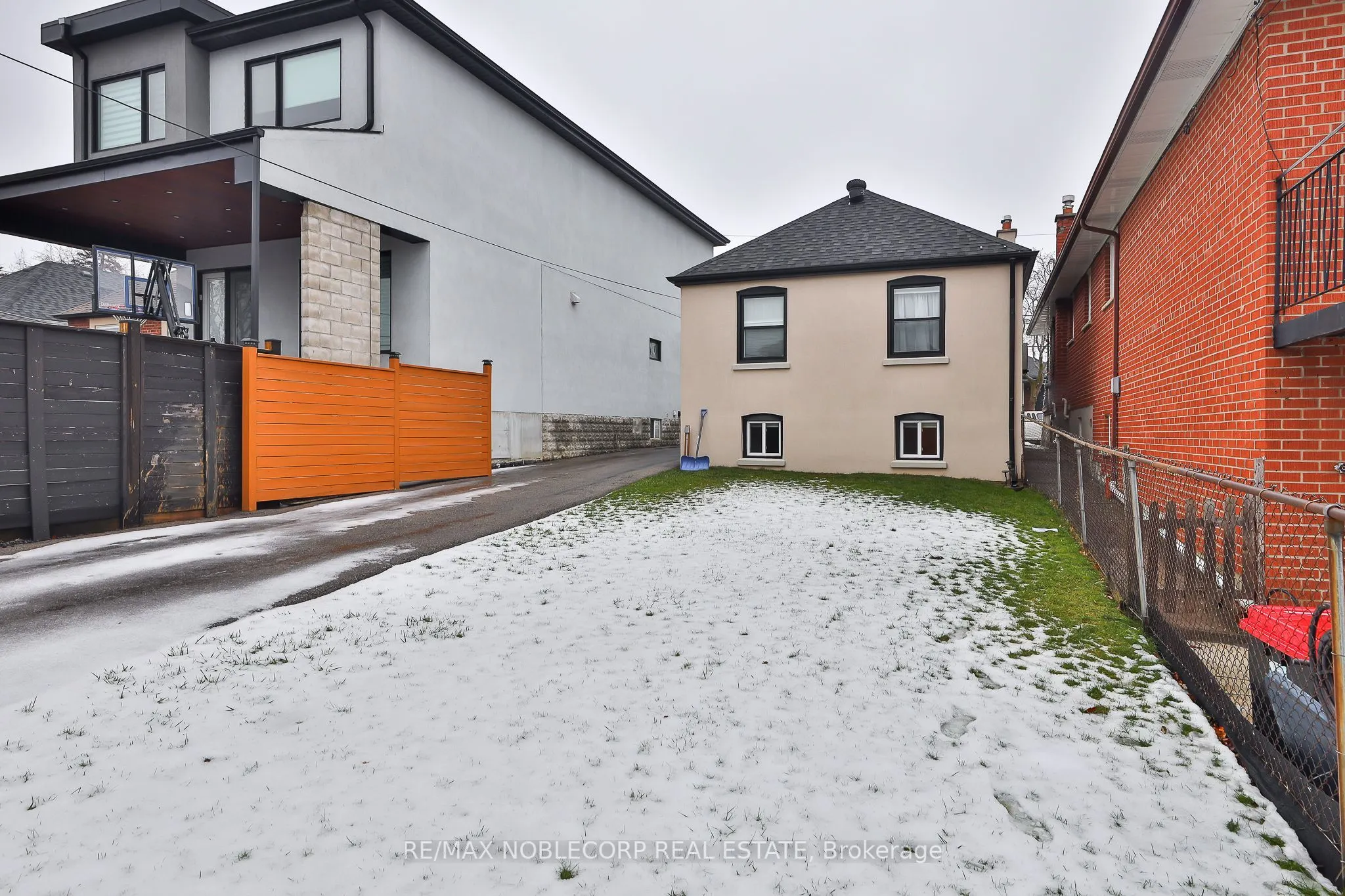 16 Little Boulevard, #Lower