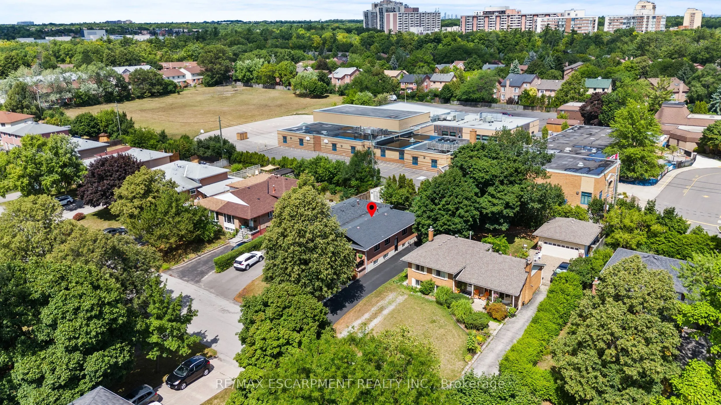 1298 Napier Crescent