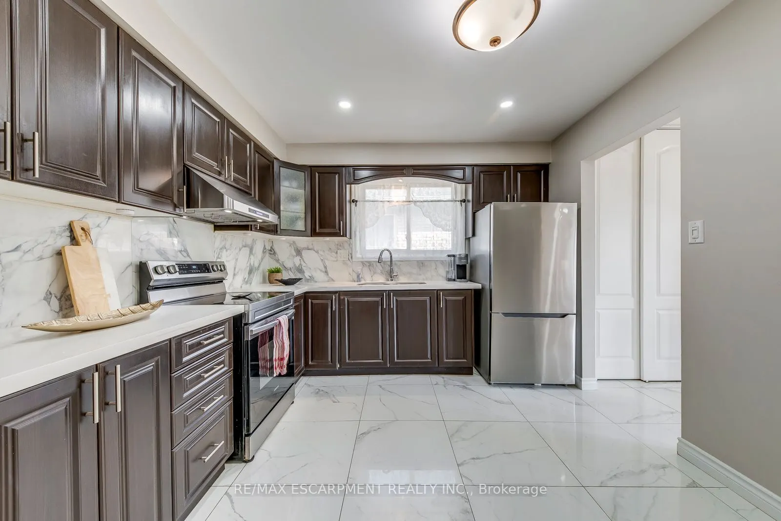 2309 Malcolm Crescent