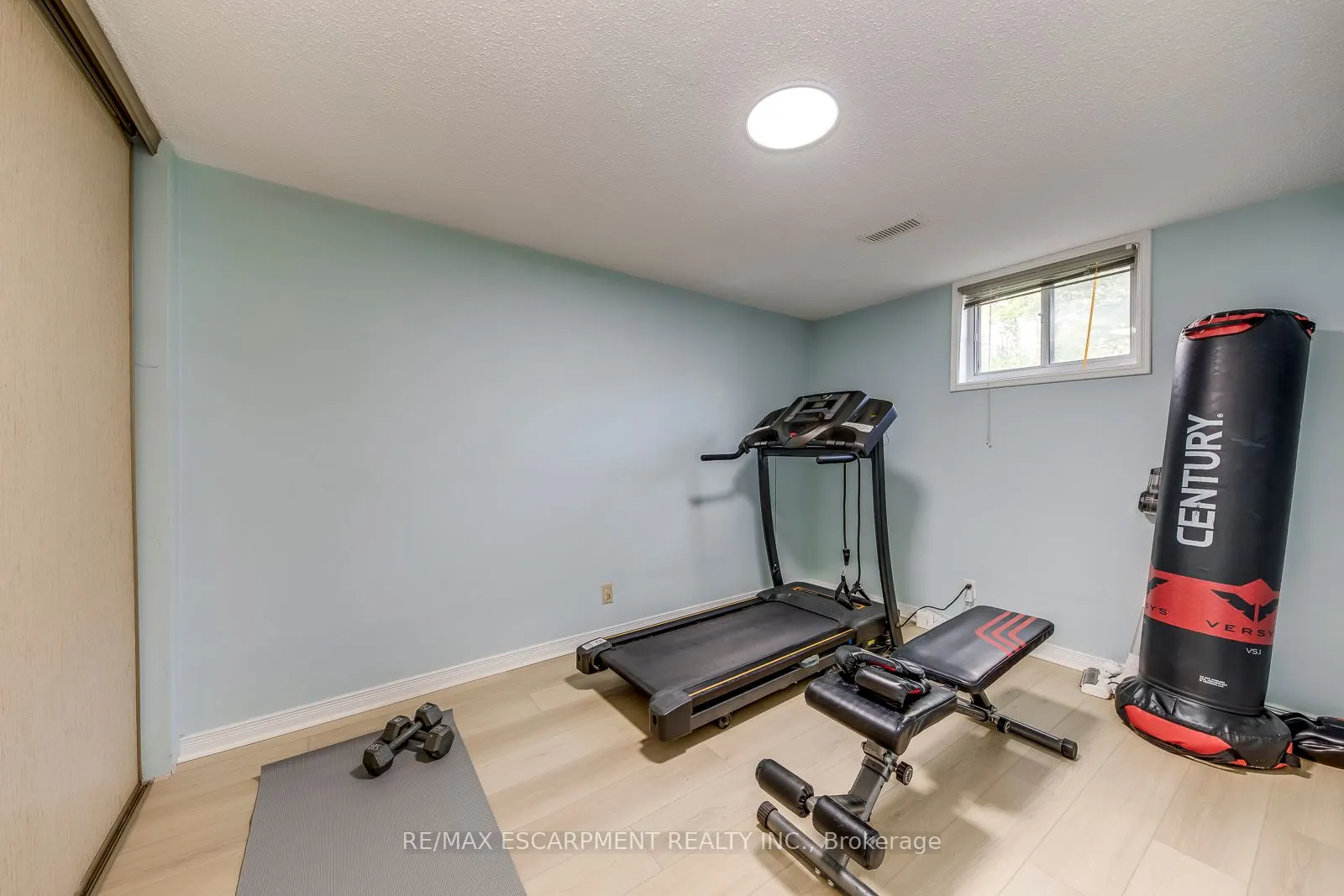 2309 Malcolm Crescent