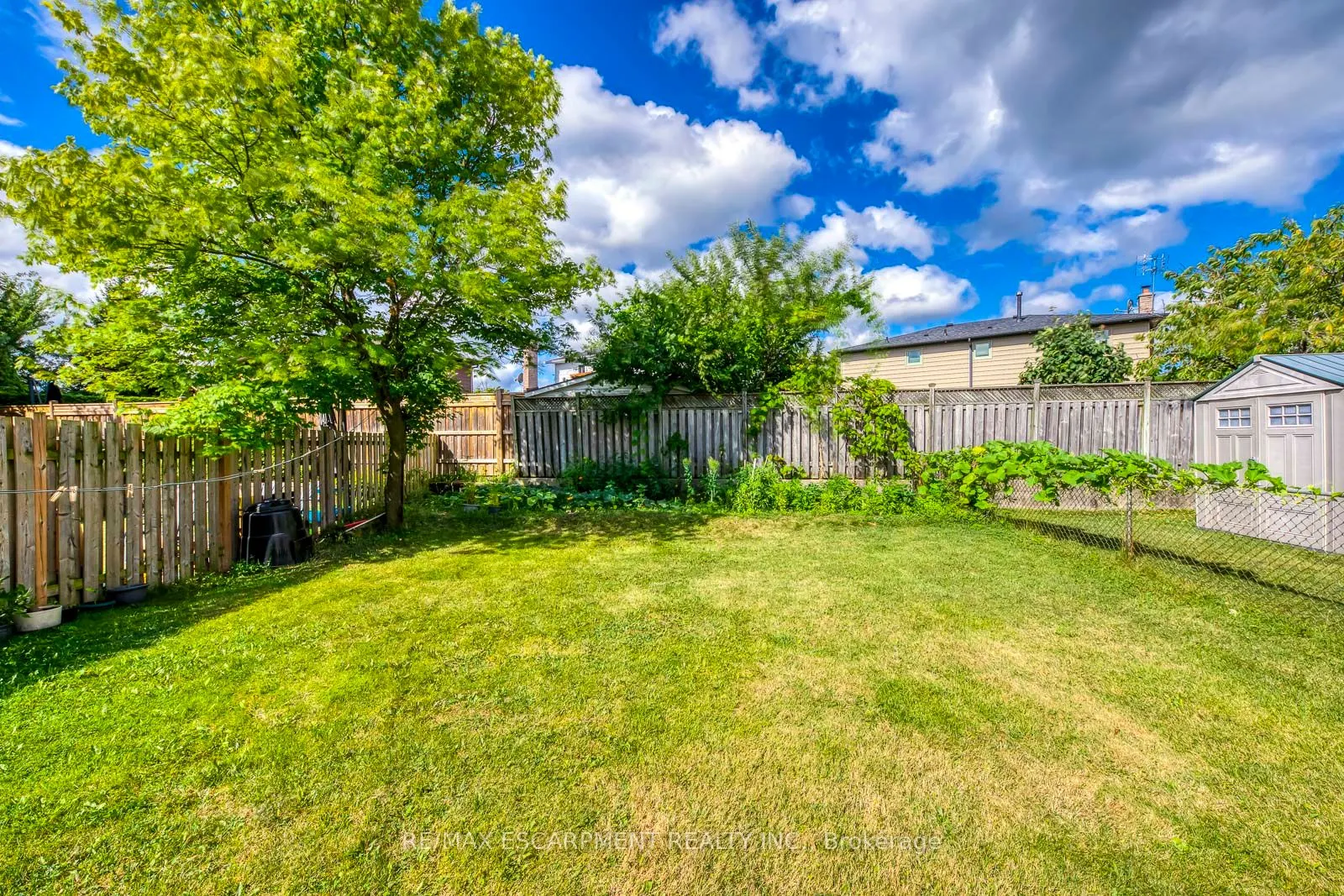 2309 Malcolm Crescent