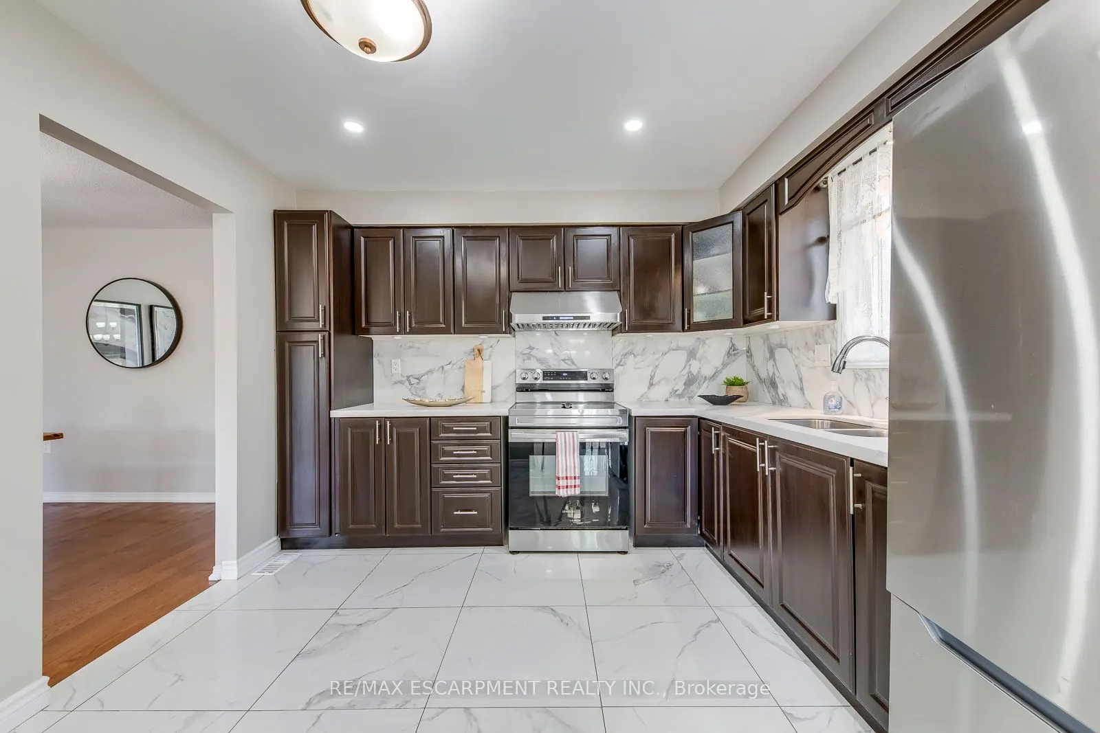 2309 Malcolm Crescent