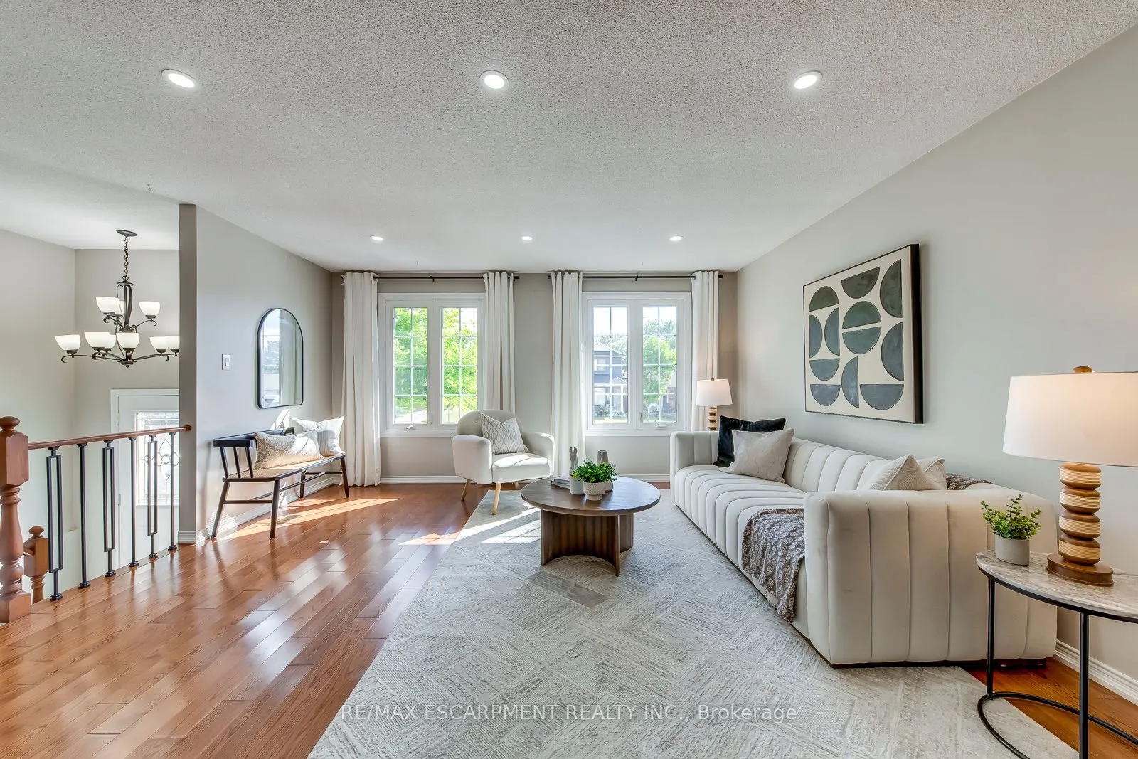 2309 Malcolm Crescent