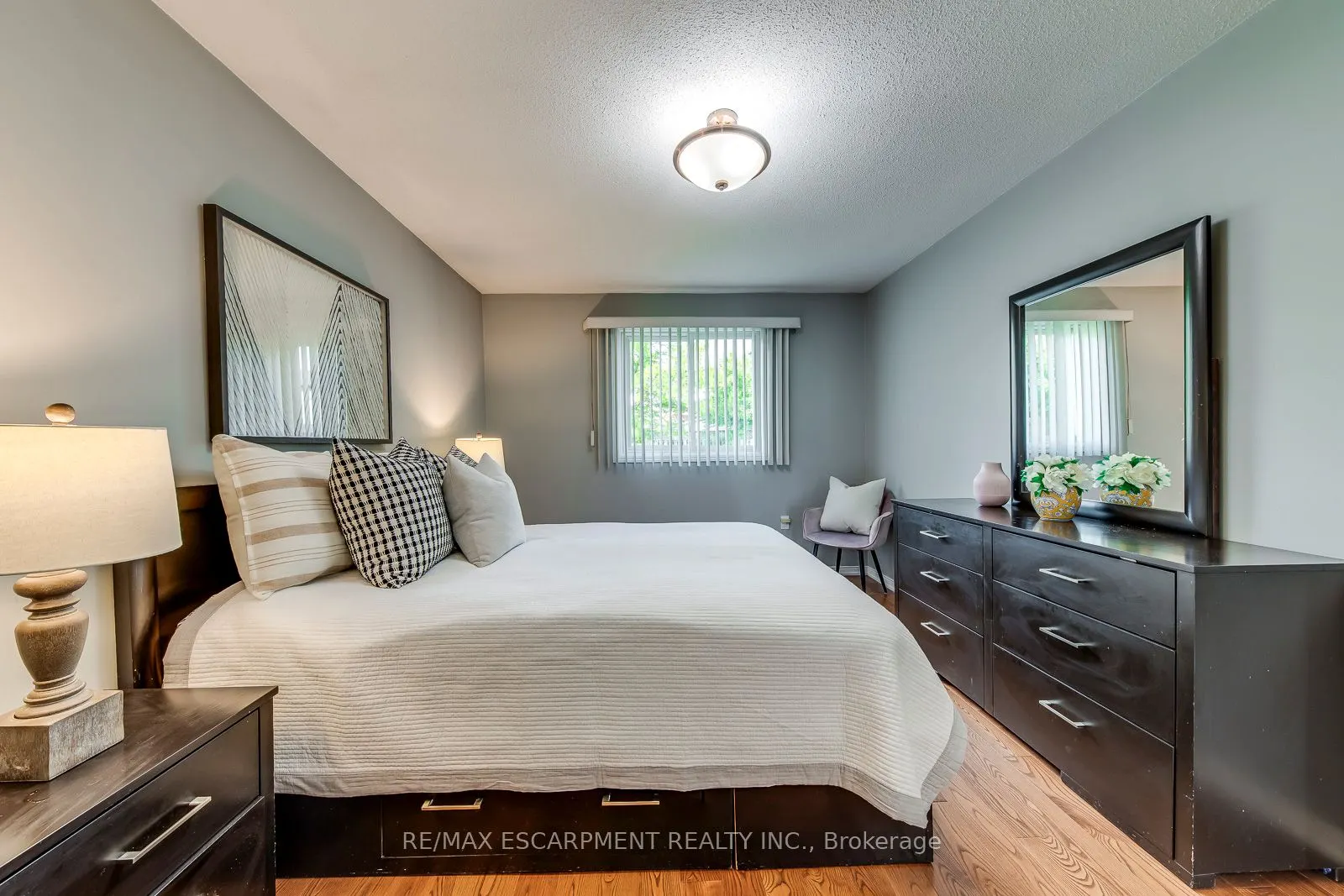 2309 Malcolm Crescent