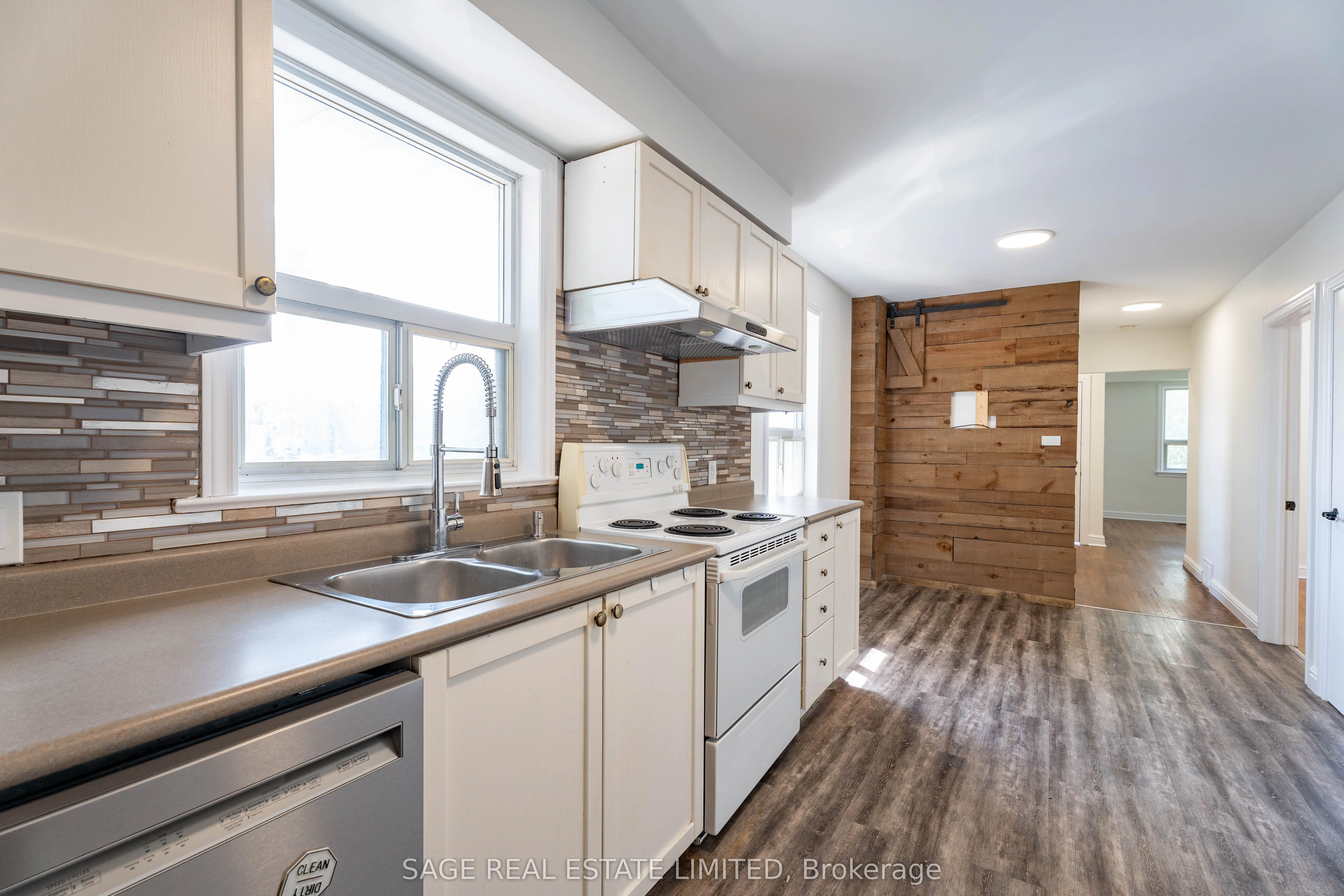 16 Simpson Avenue, #3